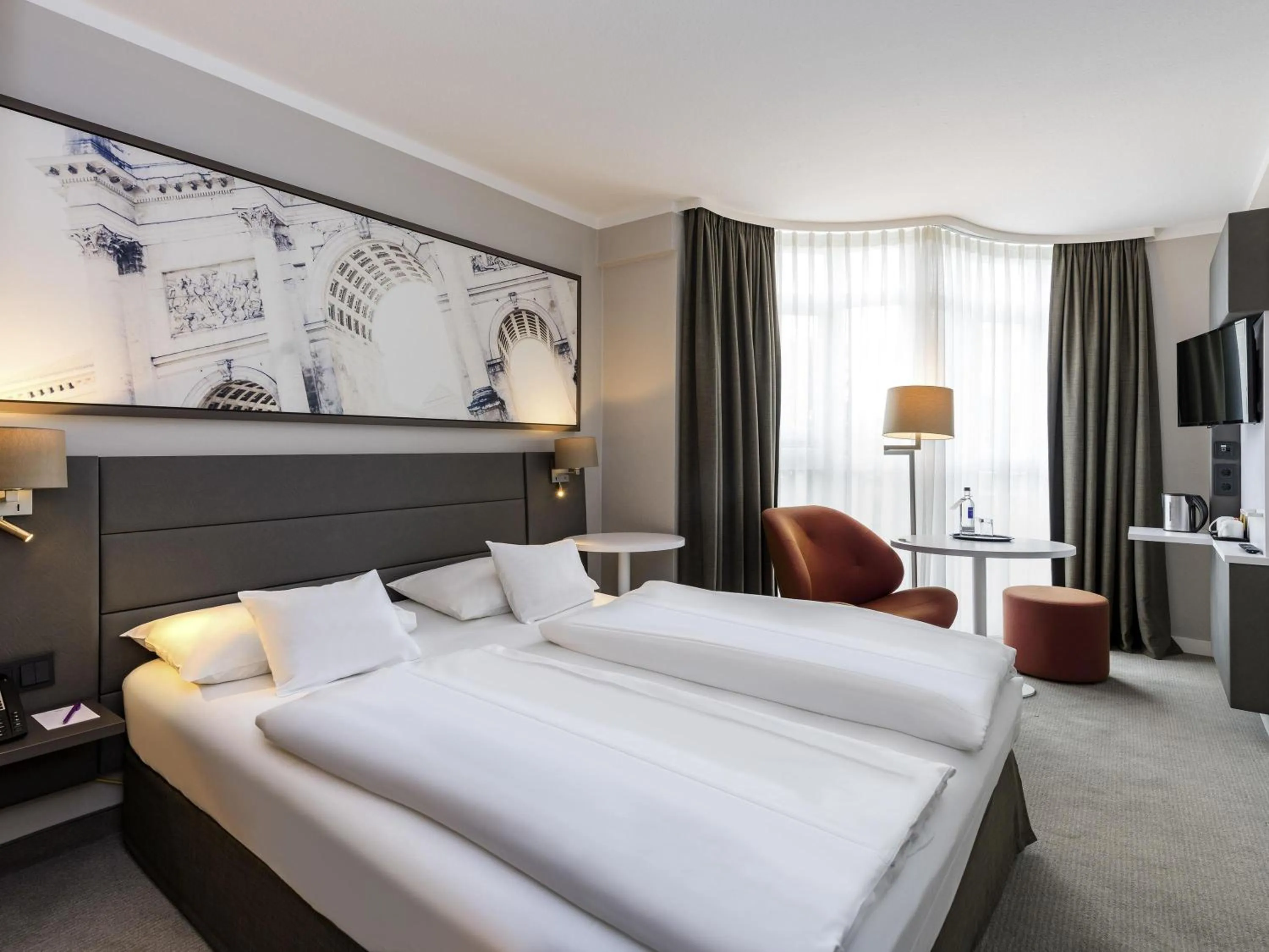Property building, Bed in Mercure München City Schwabing