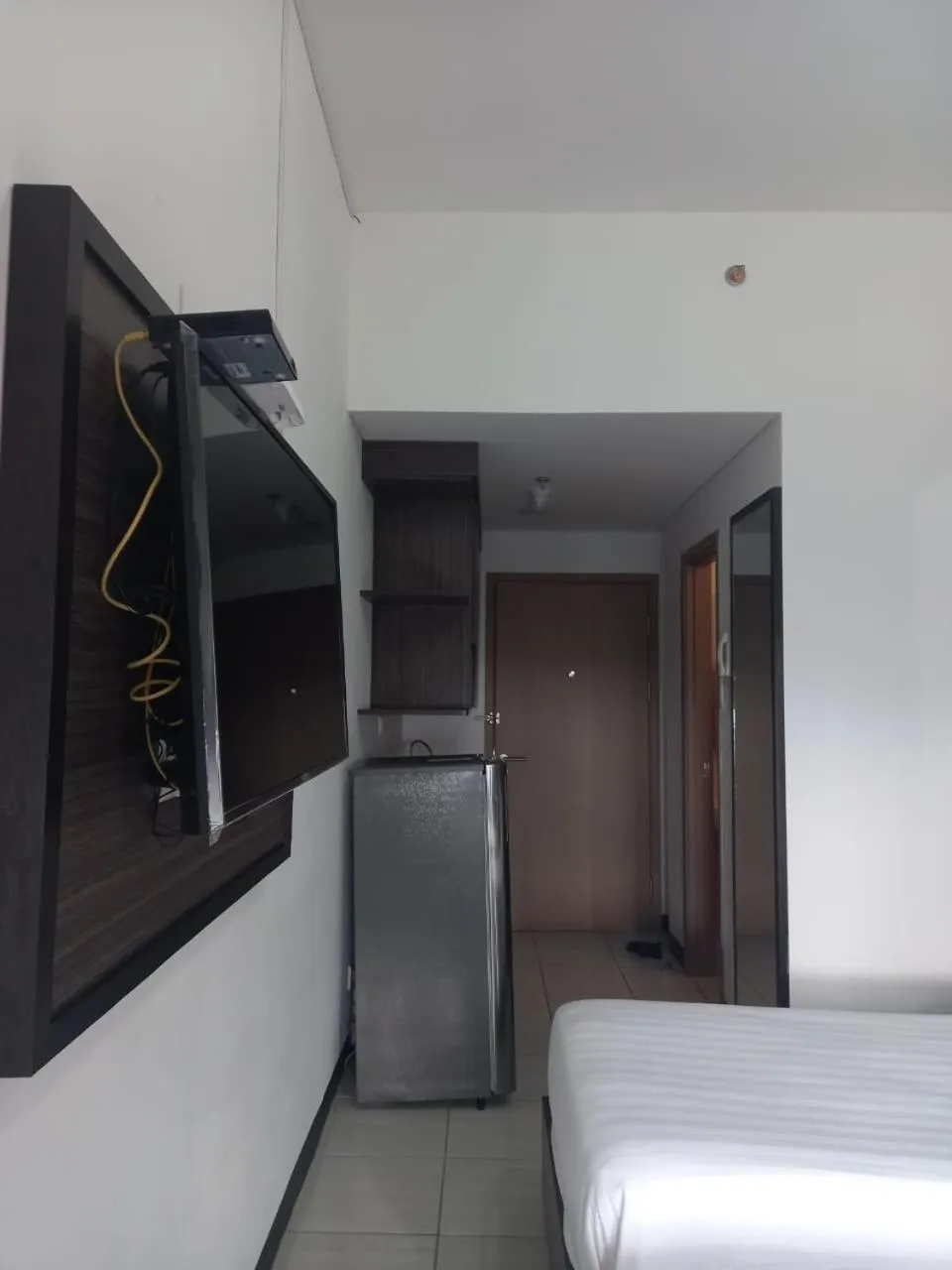 TV and multimedia, Bed in Cordova Suites