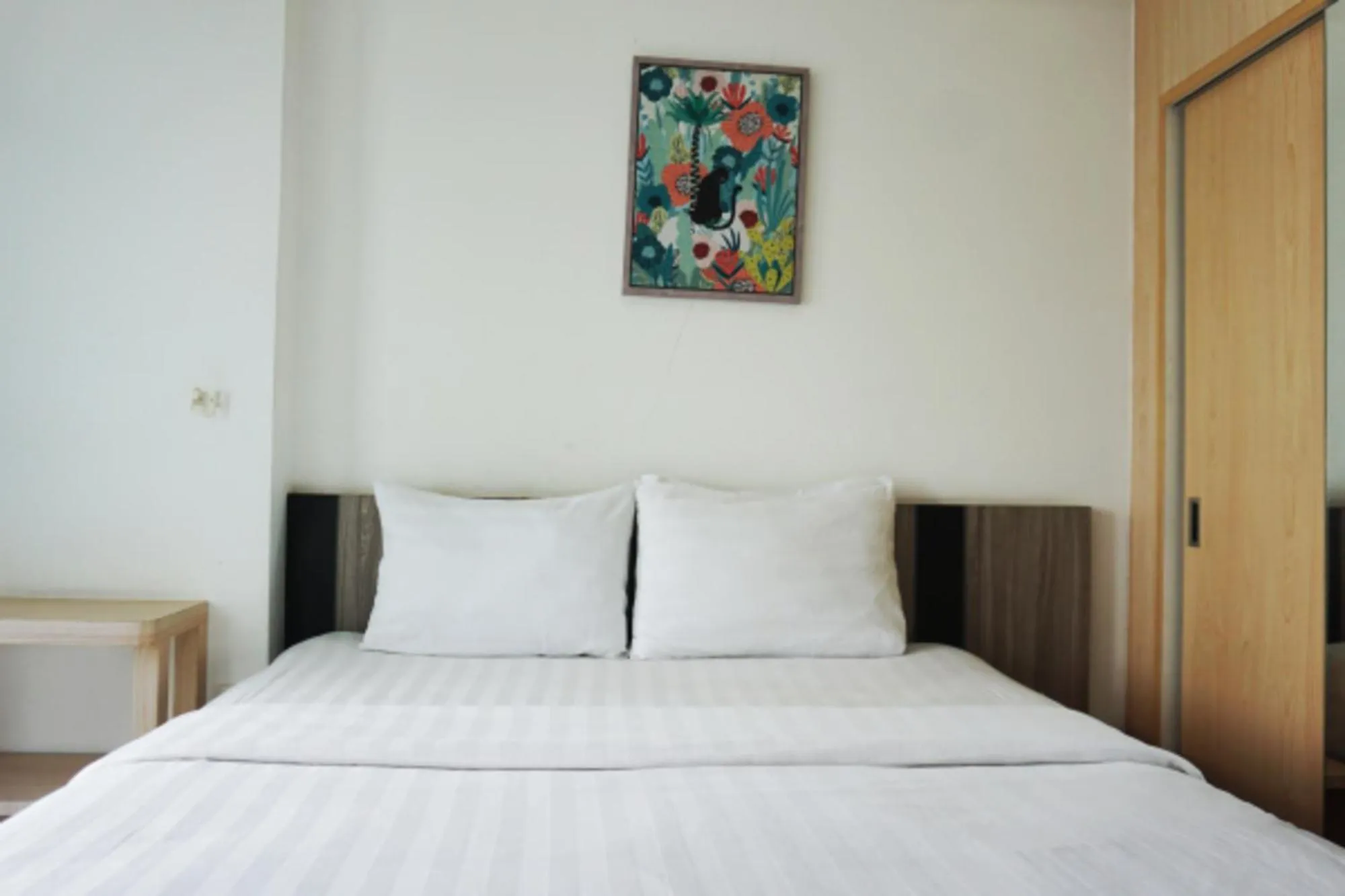 Bed in Cordova Suites