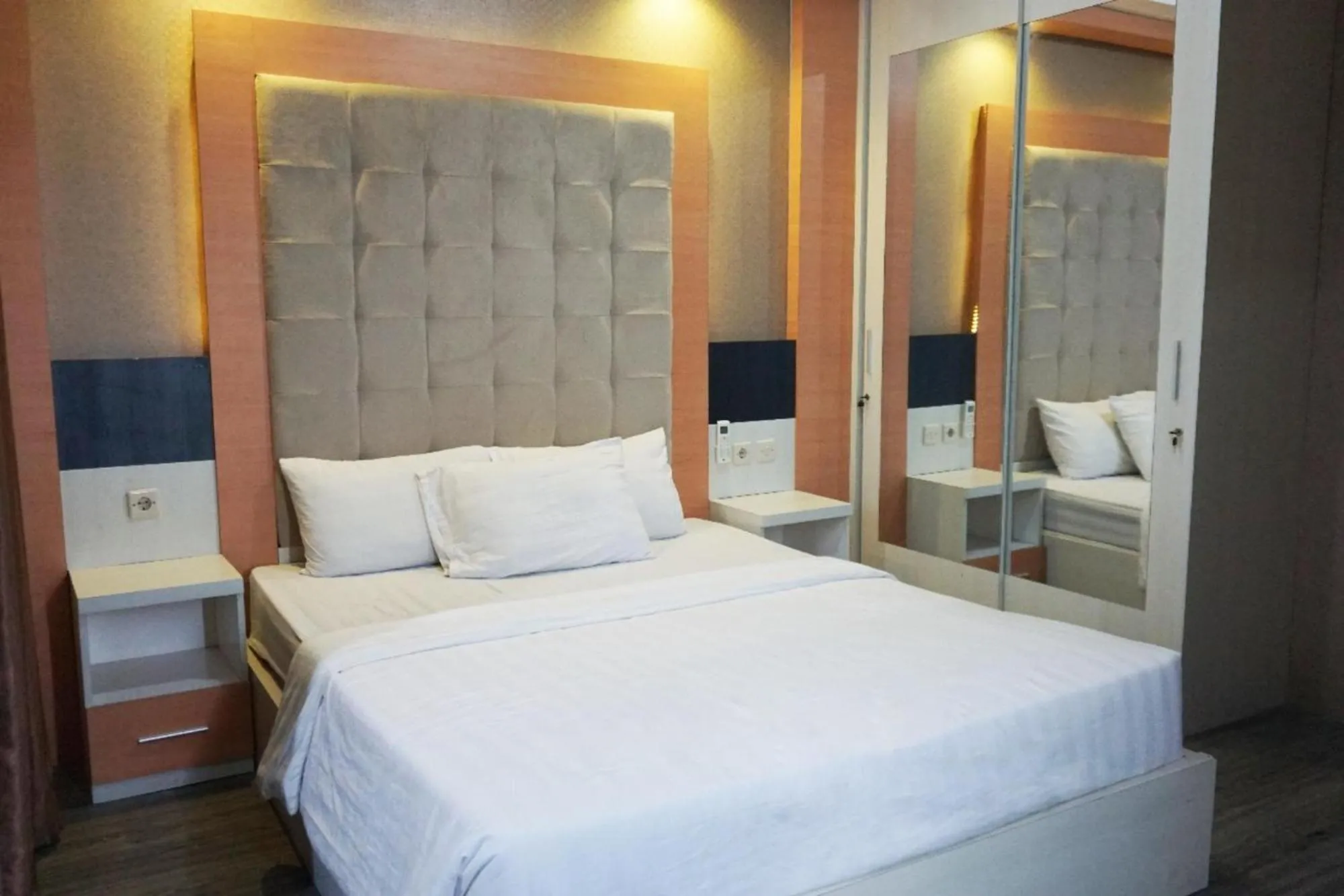 Bedroom, Bed in Cordova Suites