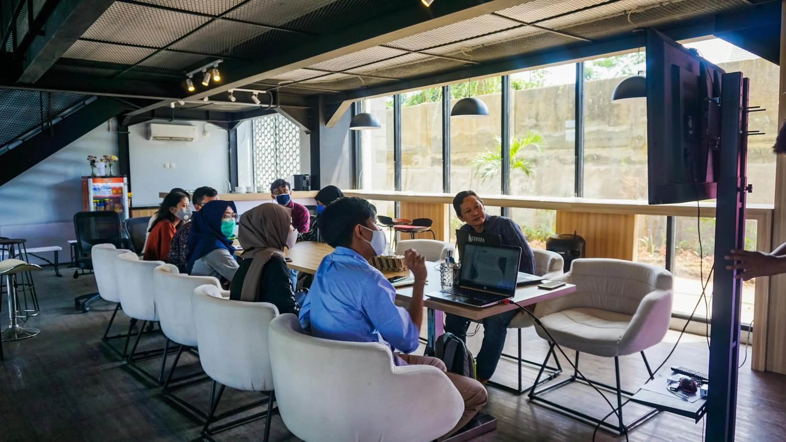 Meeting/conference room in Cordova Suites