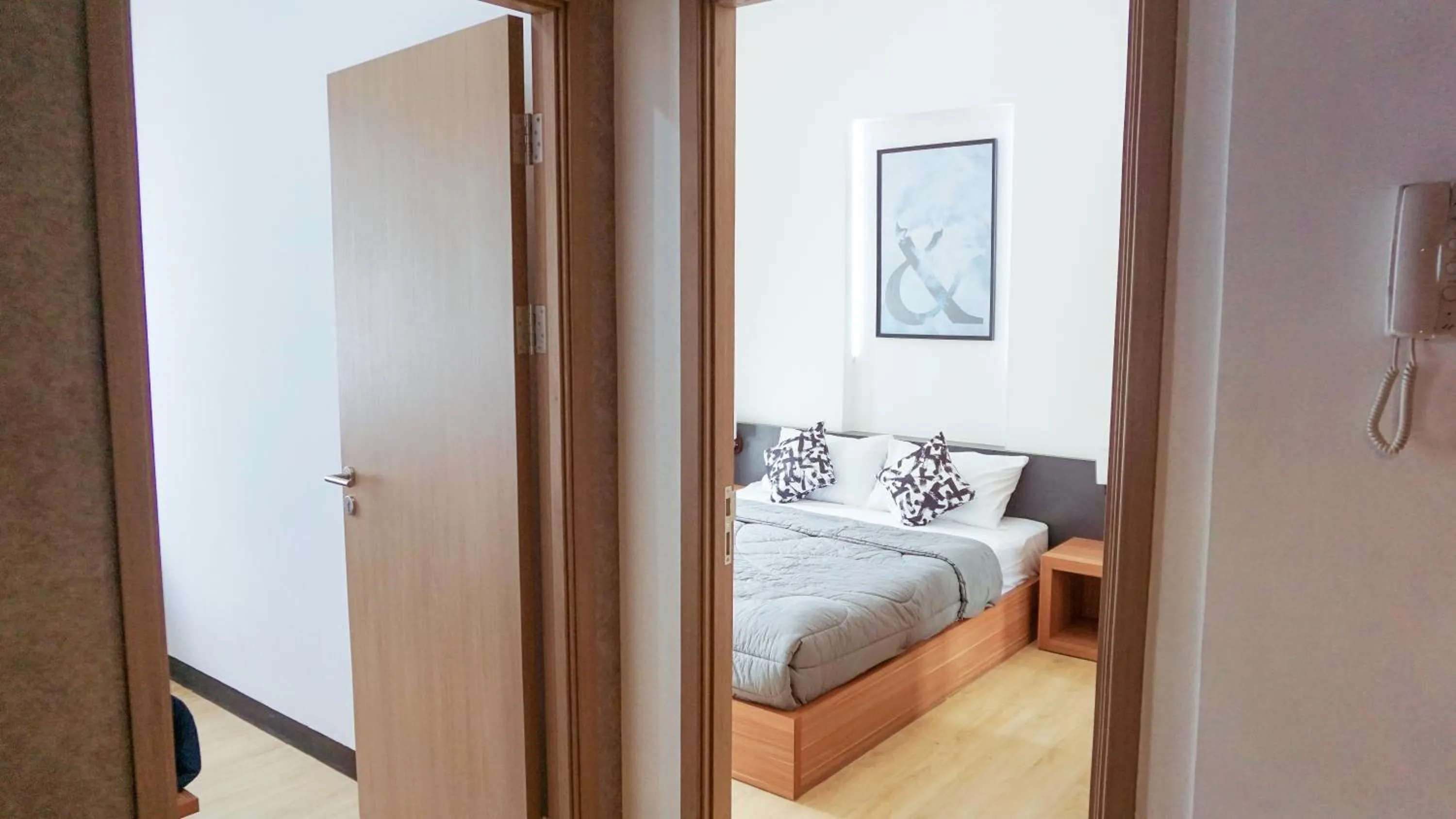 Bedroom, Bed in Cordova Suites