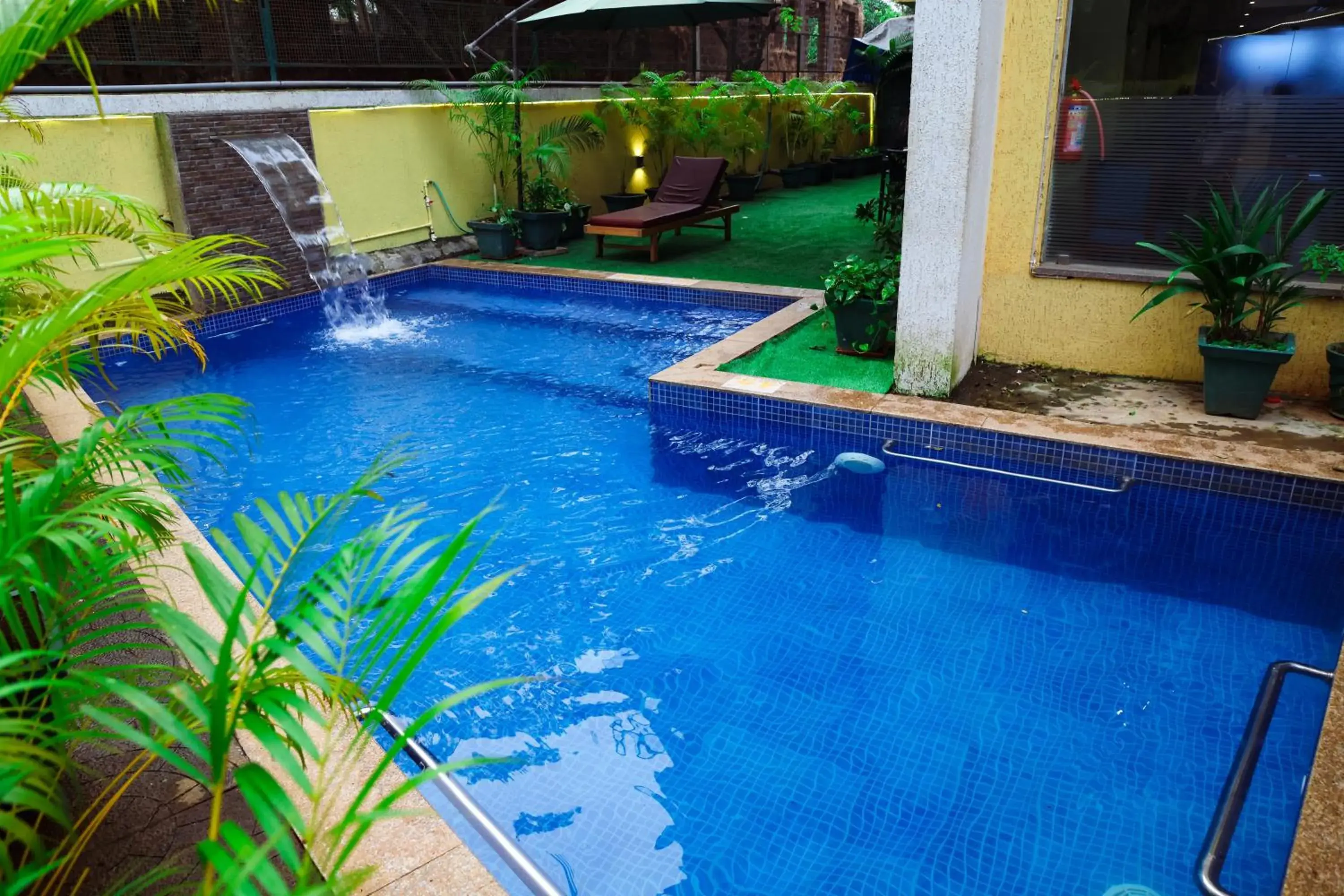 Swimming pool in Zip By Spree Hotels Hyde Goa Swimming pool in Zip By Spree Hotels Hyde Goa
