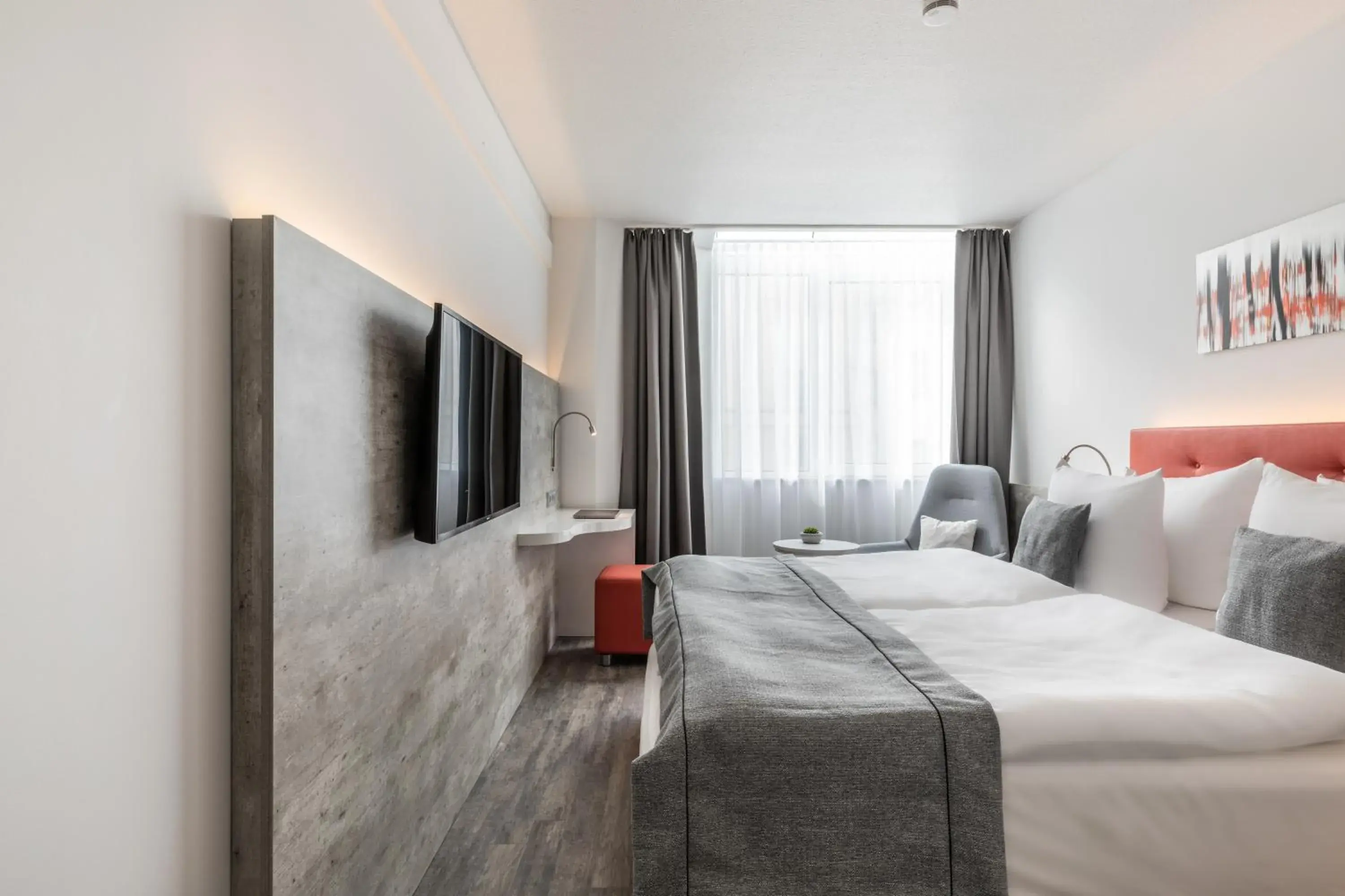 Photo of the whole room, Bed in Garner Hotel Wiesbaden City by IHG Photo of the whole room, Bed in Garner Hotel Wiesbaden City by IHG