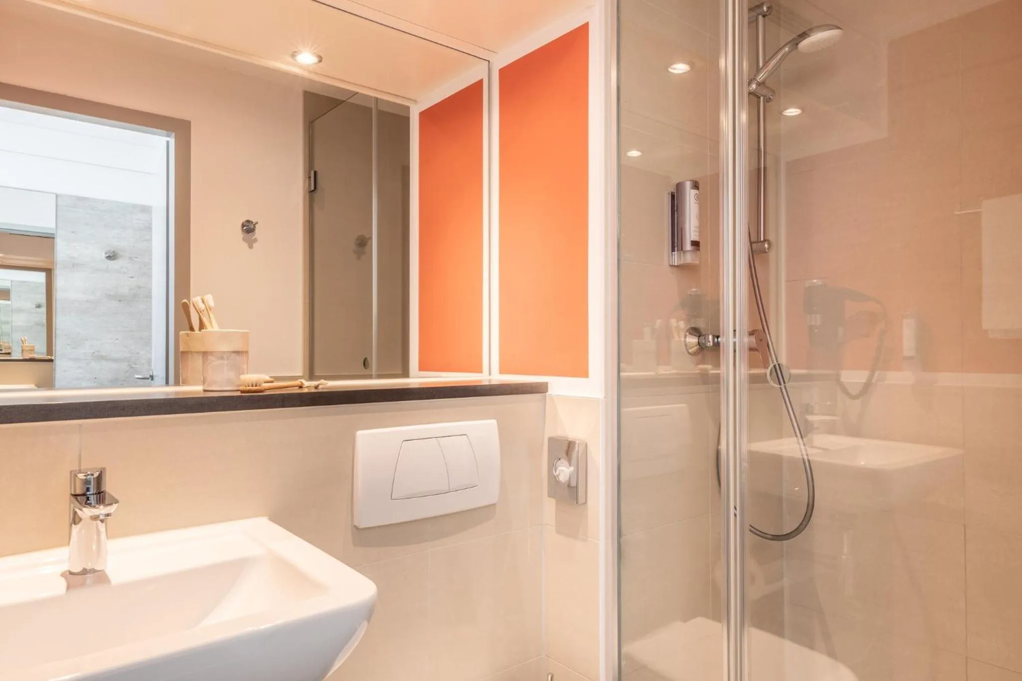Bathroom in Garner Hotel Wiesbaden City by IHG