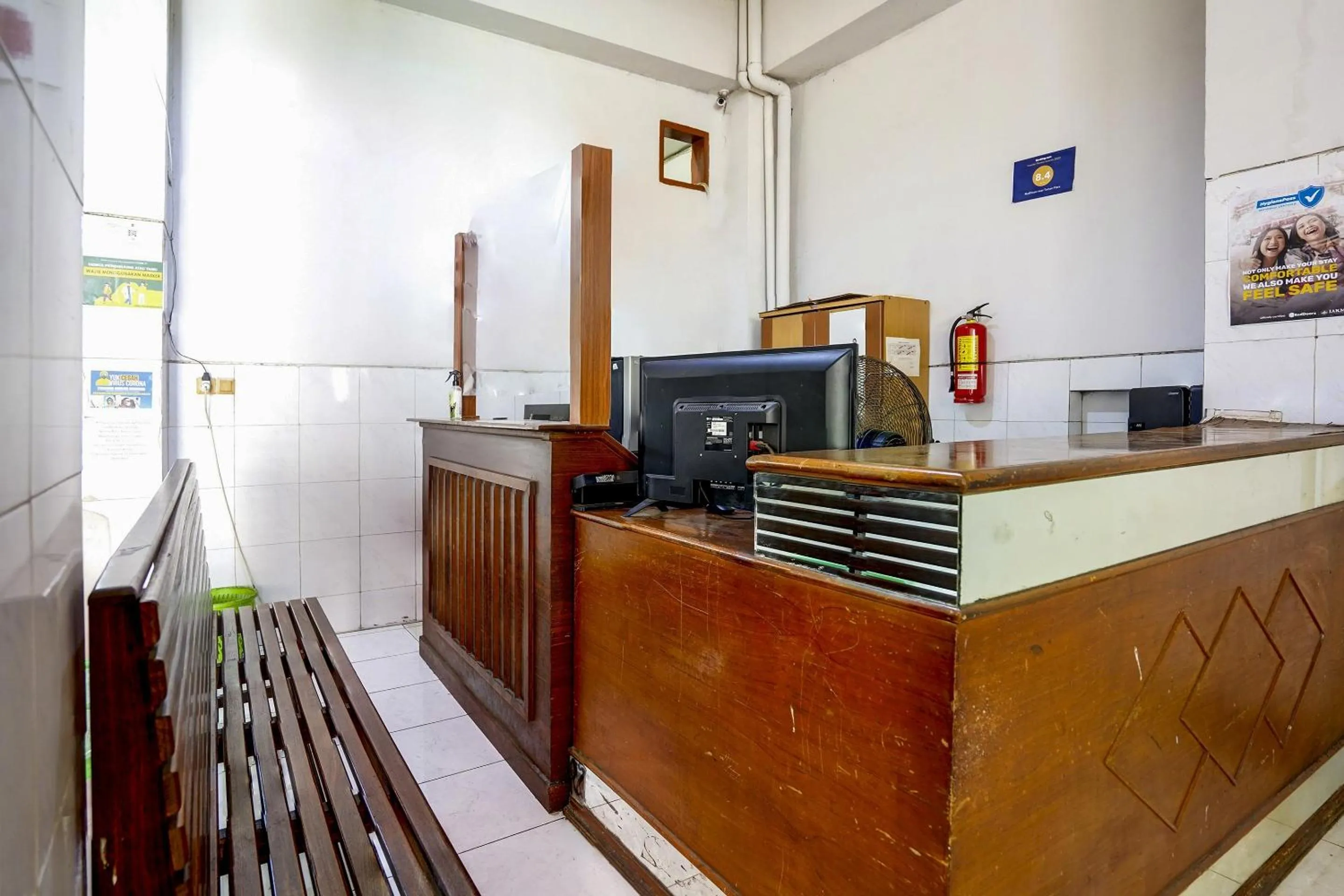 Lobby or reception in OYO Flagship 90890 Bratang Gede Residence