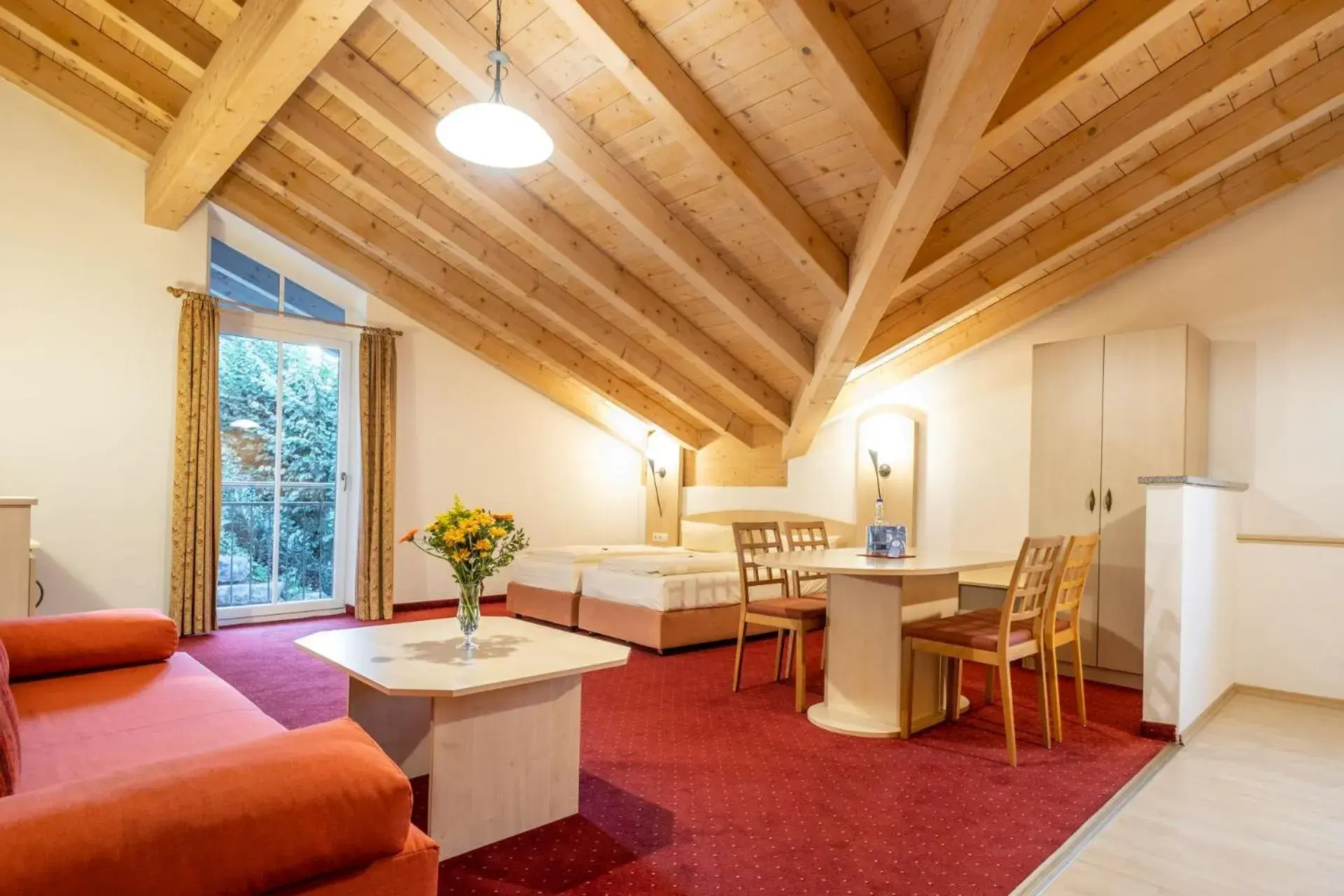 1-Room Apartment (3 adults) in Hotel Alte Post 1-Room Apartment (3 adults) in Hotel Alte Post