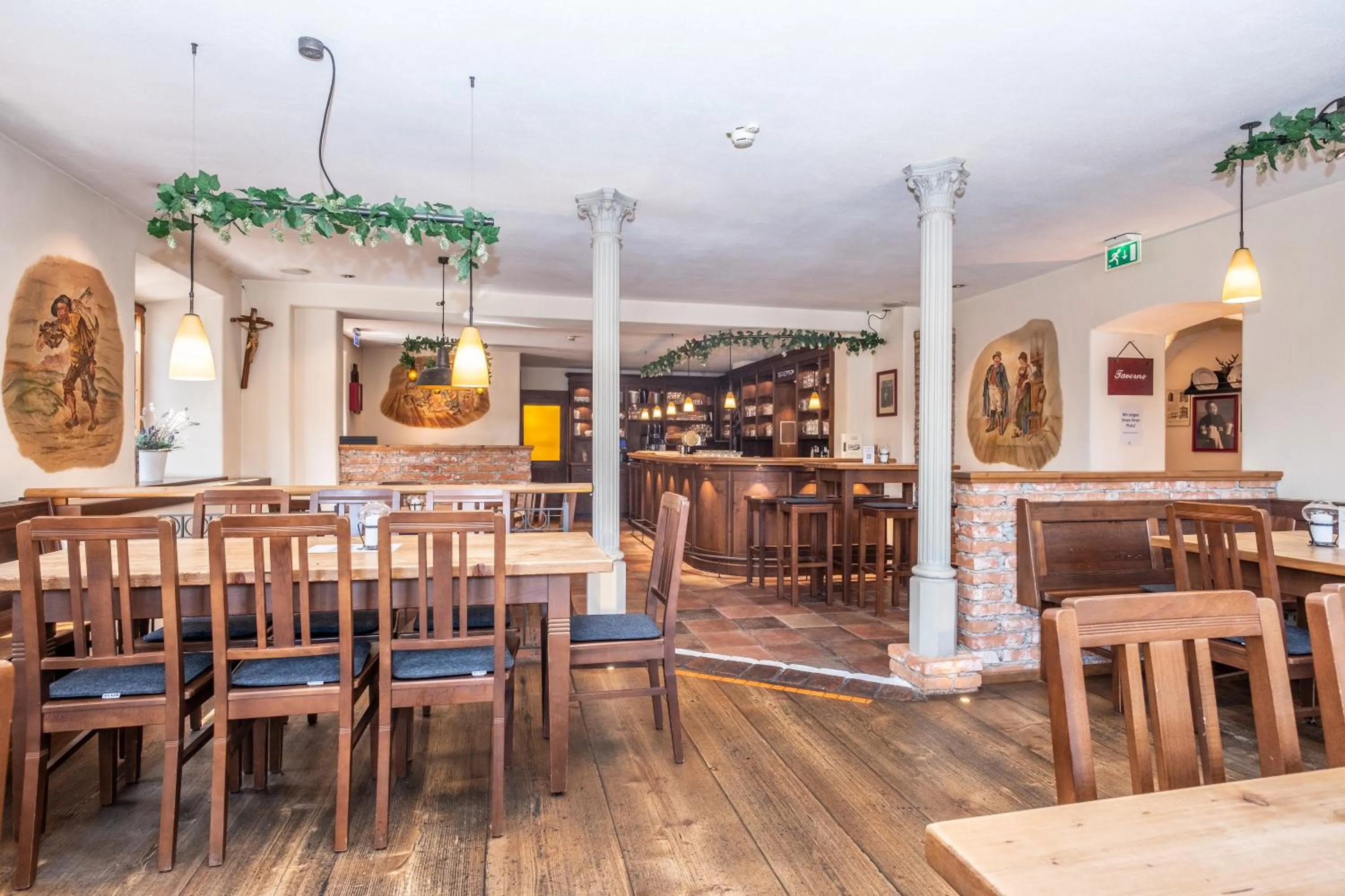 Restaurant/places to eat in Hotel Alte Post