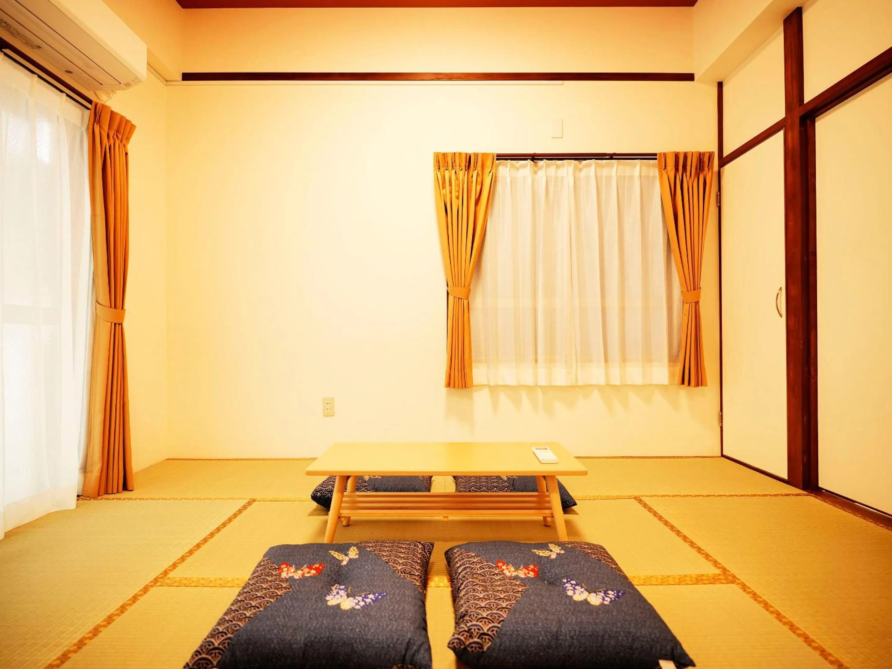 Living room, Bed in Mcity in Maejima