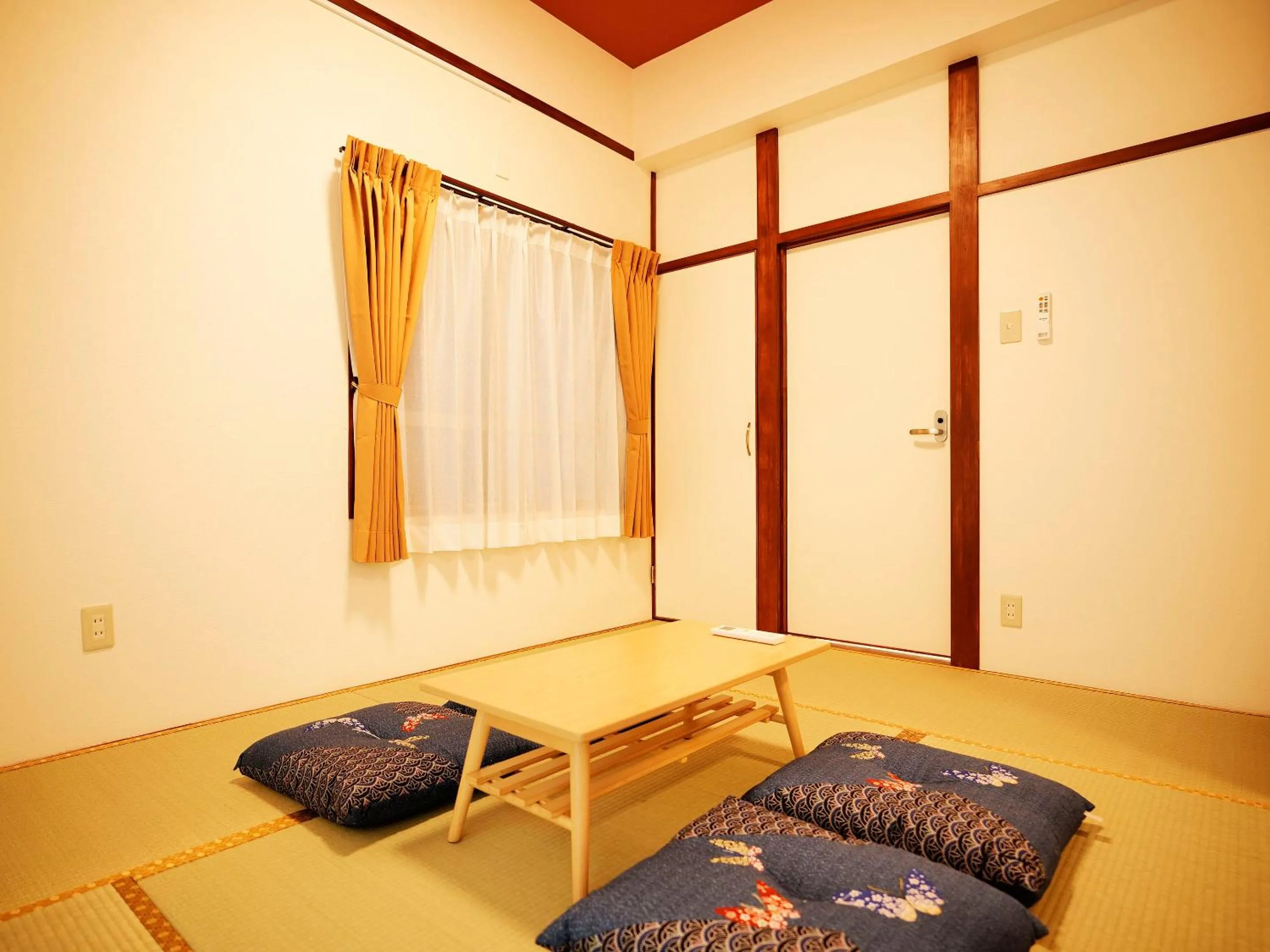 Living room, Bed in Mcity in Maejima