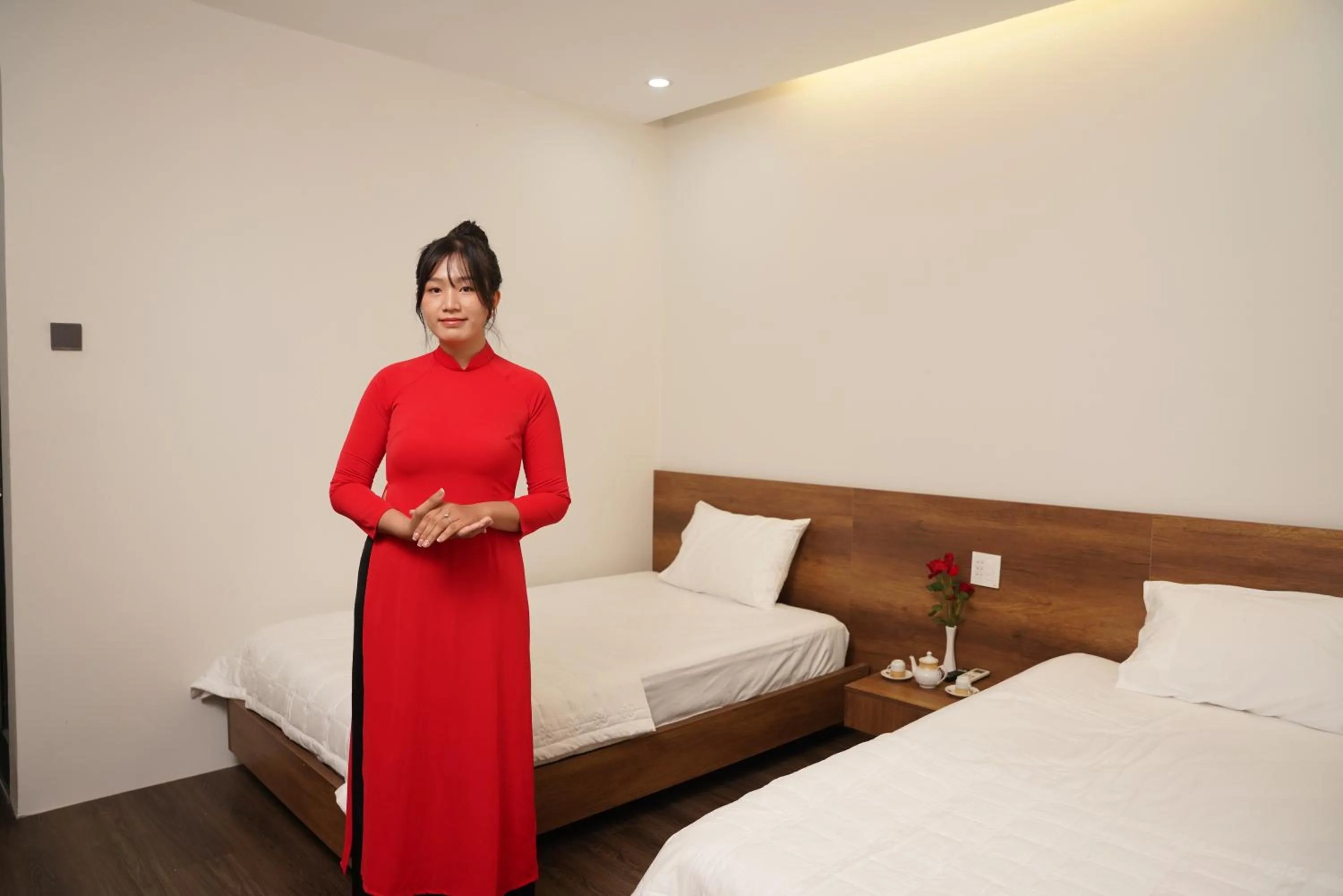 Photo of the whole room, Bed in KHÁCH SẠN ĐẾ VƯƠNG