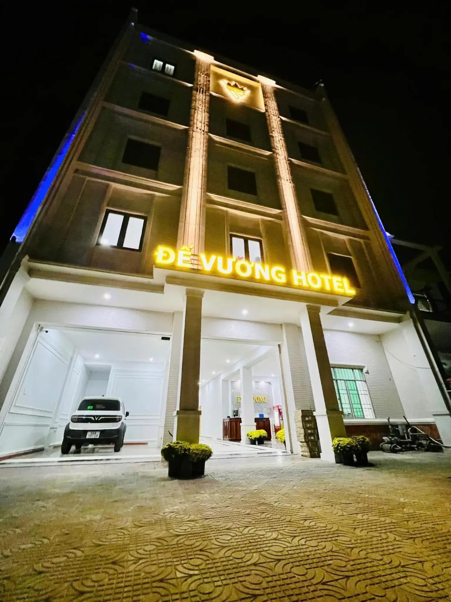 KHÁCH SẠN ĐẾ VƯƠNG KHÁCH SẠN ĐẾ VƯƠNG