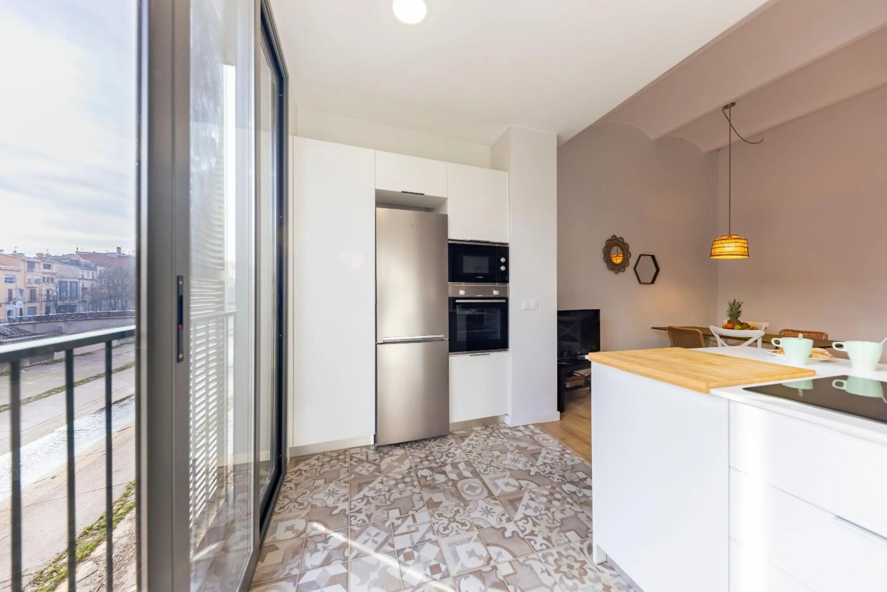 Kitchen or kitchenette in Bravissimo Riu Onyar, modern 3 bedroom apartment