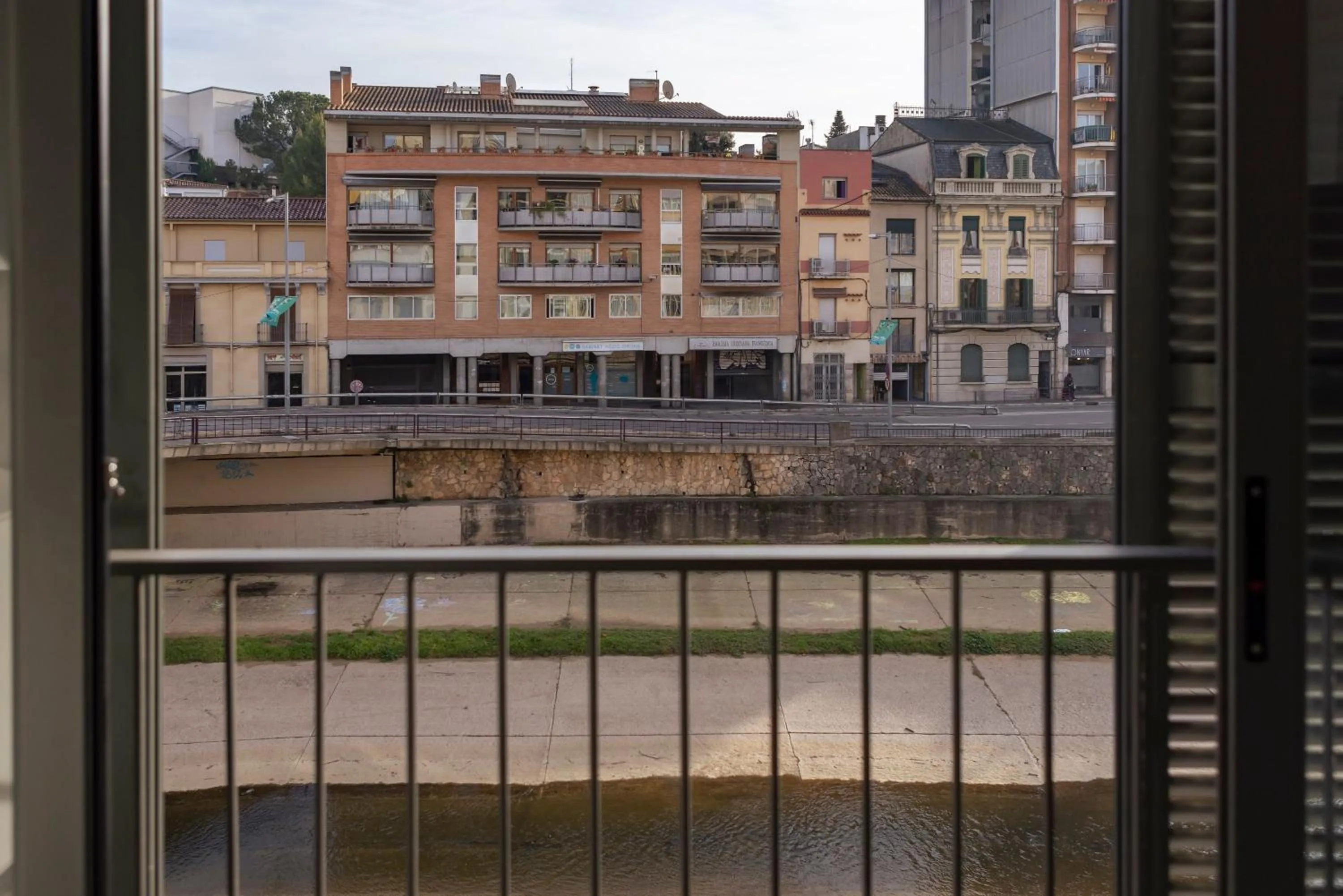 River view in Bravissimo Riu Onyar, modern 3 bedroom apartment