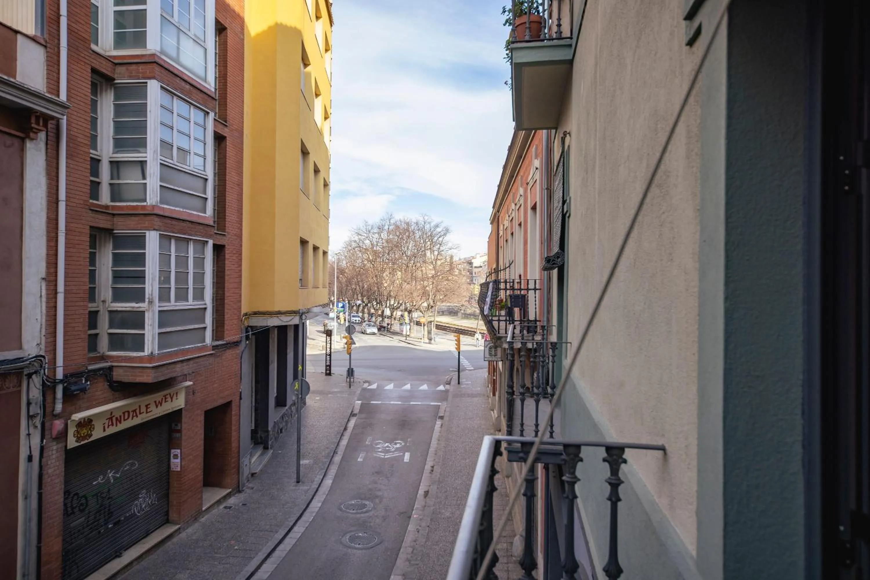 Street view in Bravissimo Riu Onyar, modern 3 bedroom apartment