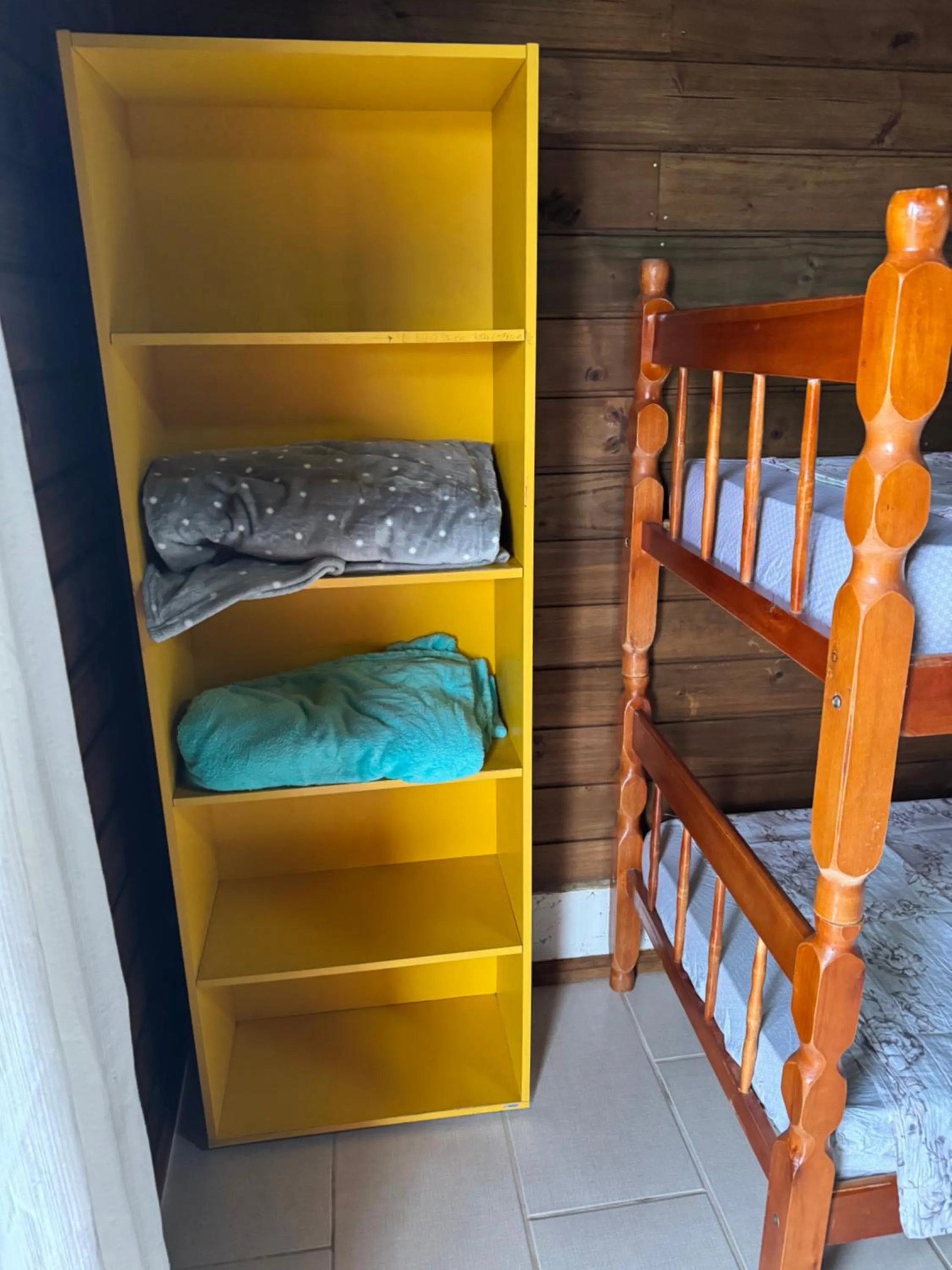 wardrobe in Pousada Alaia