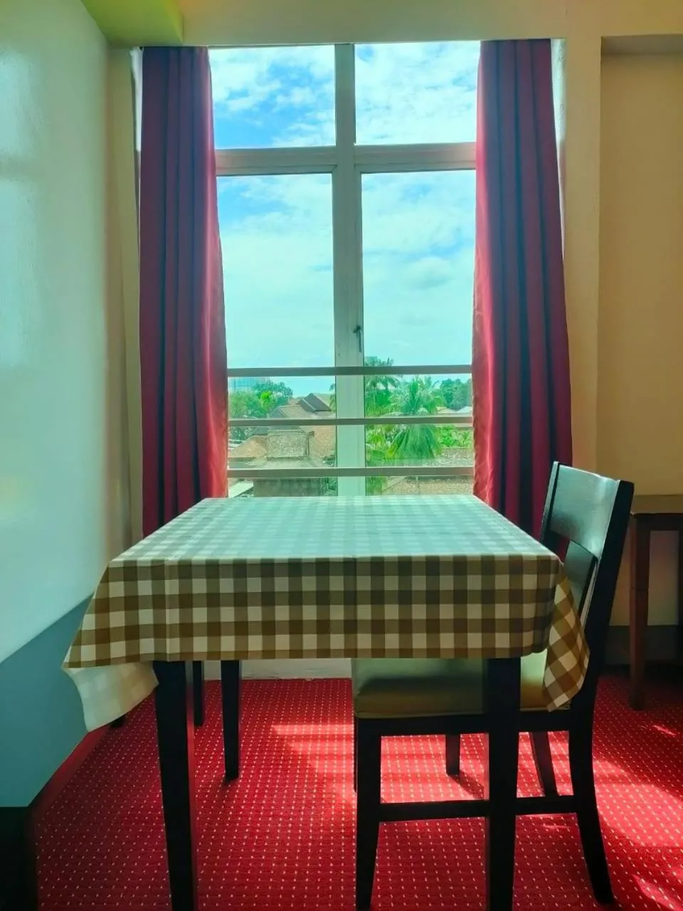 Seating area in OMAR BB STUDIO