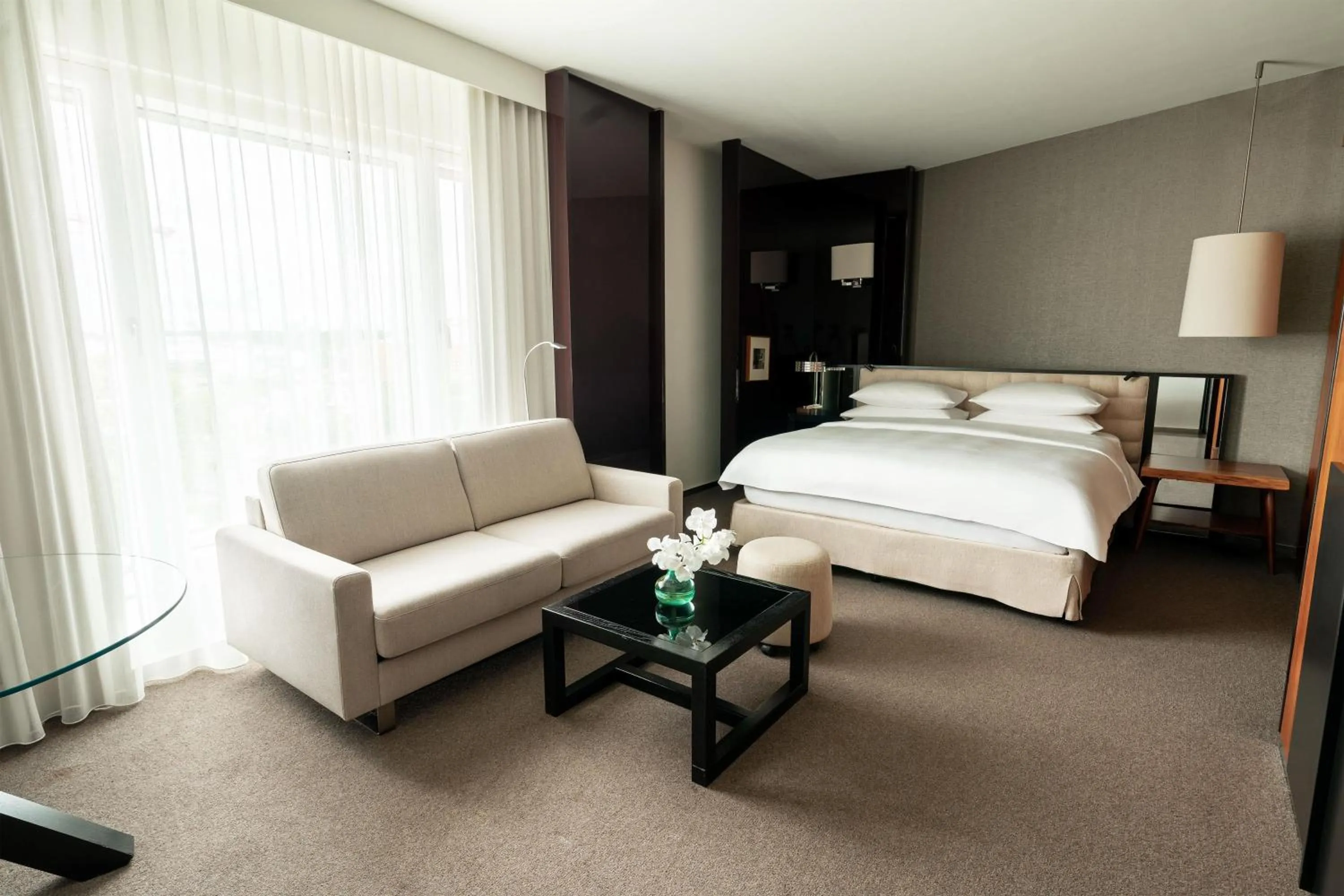 Photo of the whole room, Bed in Grand Hyatt Berlin