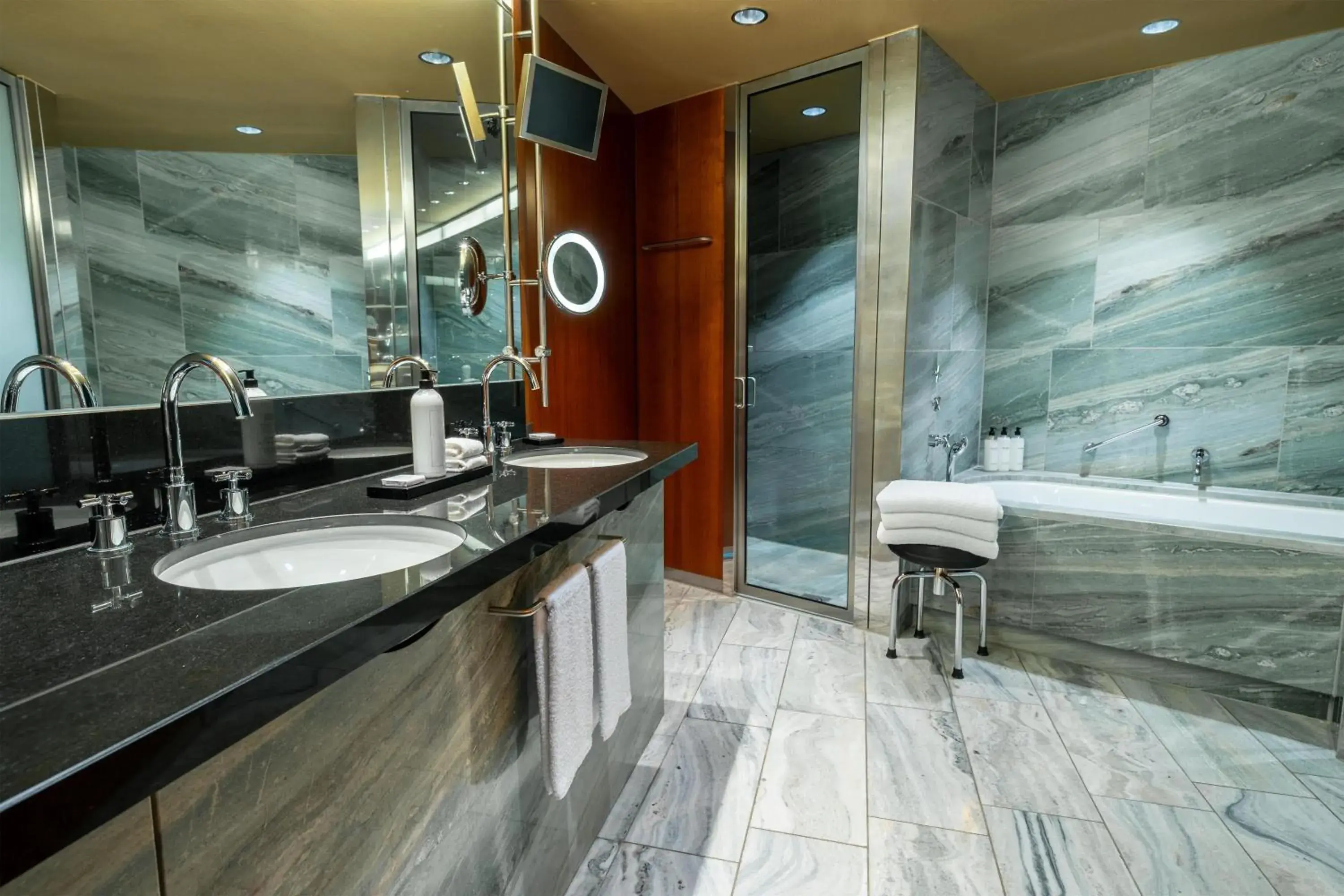 Junior Suite in Grand Hyatt Berlin Junior Suite in Grand Hyatt Berlin