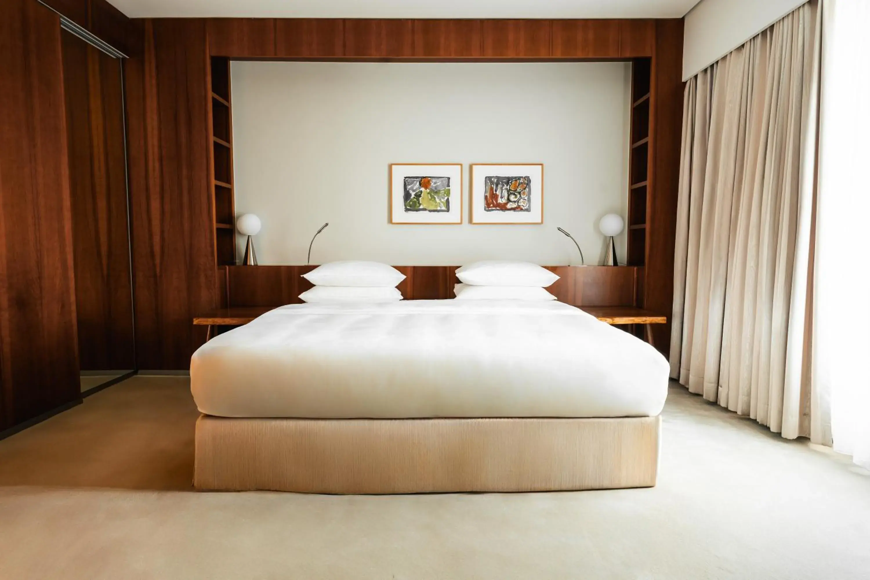 Photo of the whole room, Bed in Grand Hyatt Berlin Photo of the whole room, Bed in Grand Hyatt Berlin