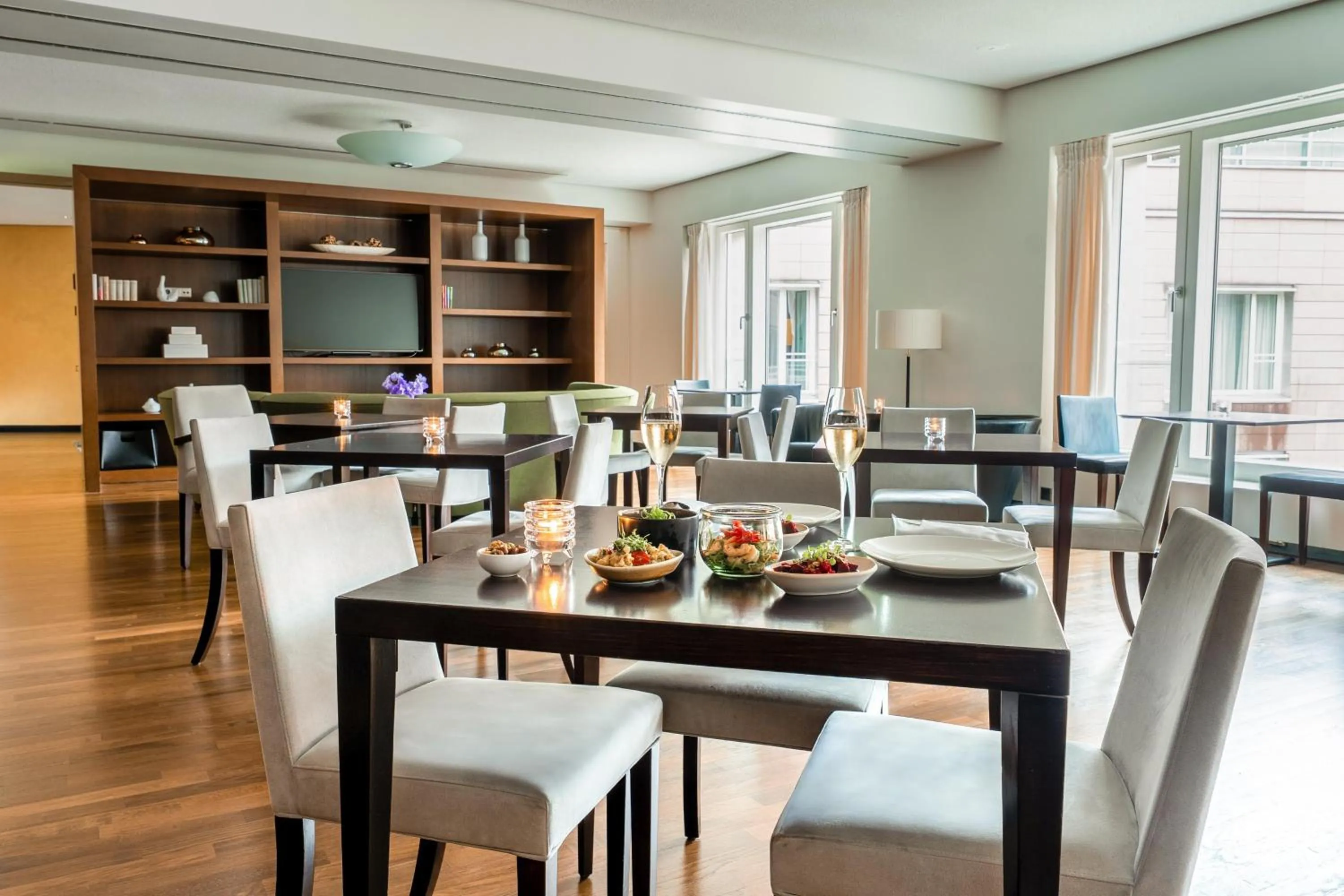 Restaurant/places to eat in Grand Hyatt Berlin