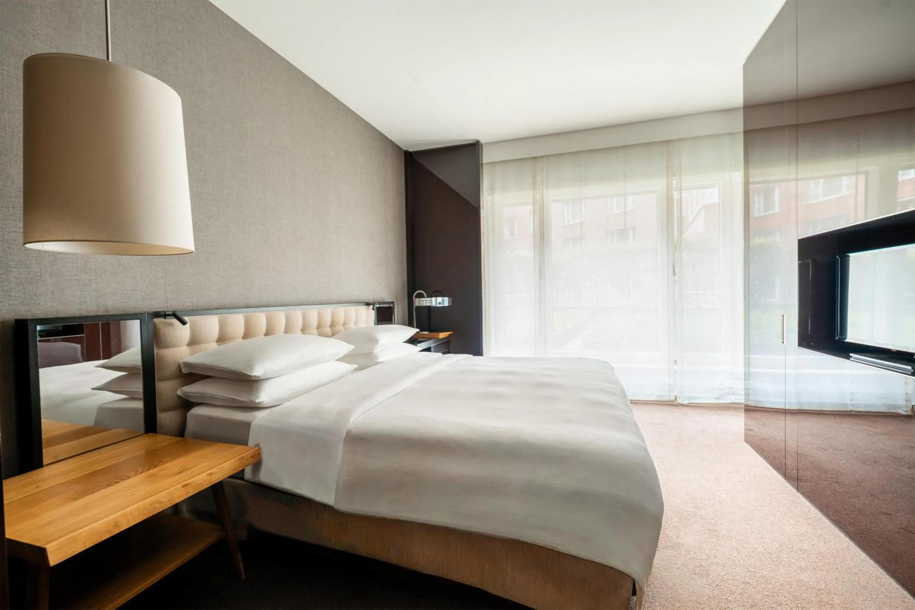 Photo of the whole room, Bed in Grand Hyatt Berlin