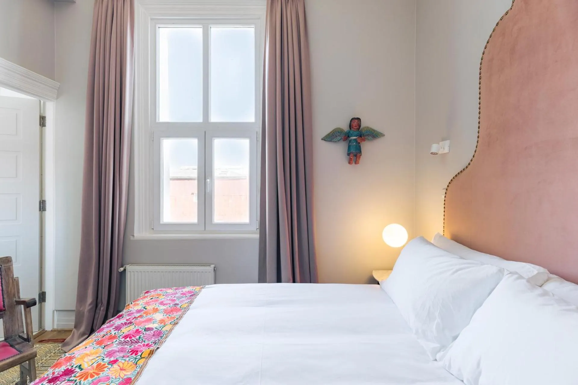 Bedroom, Bed in Casablu Hotel