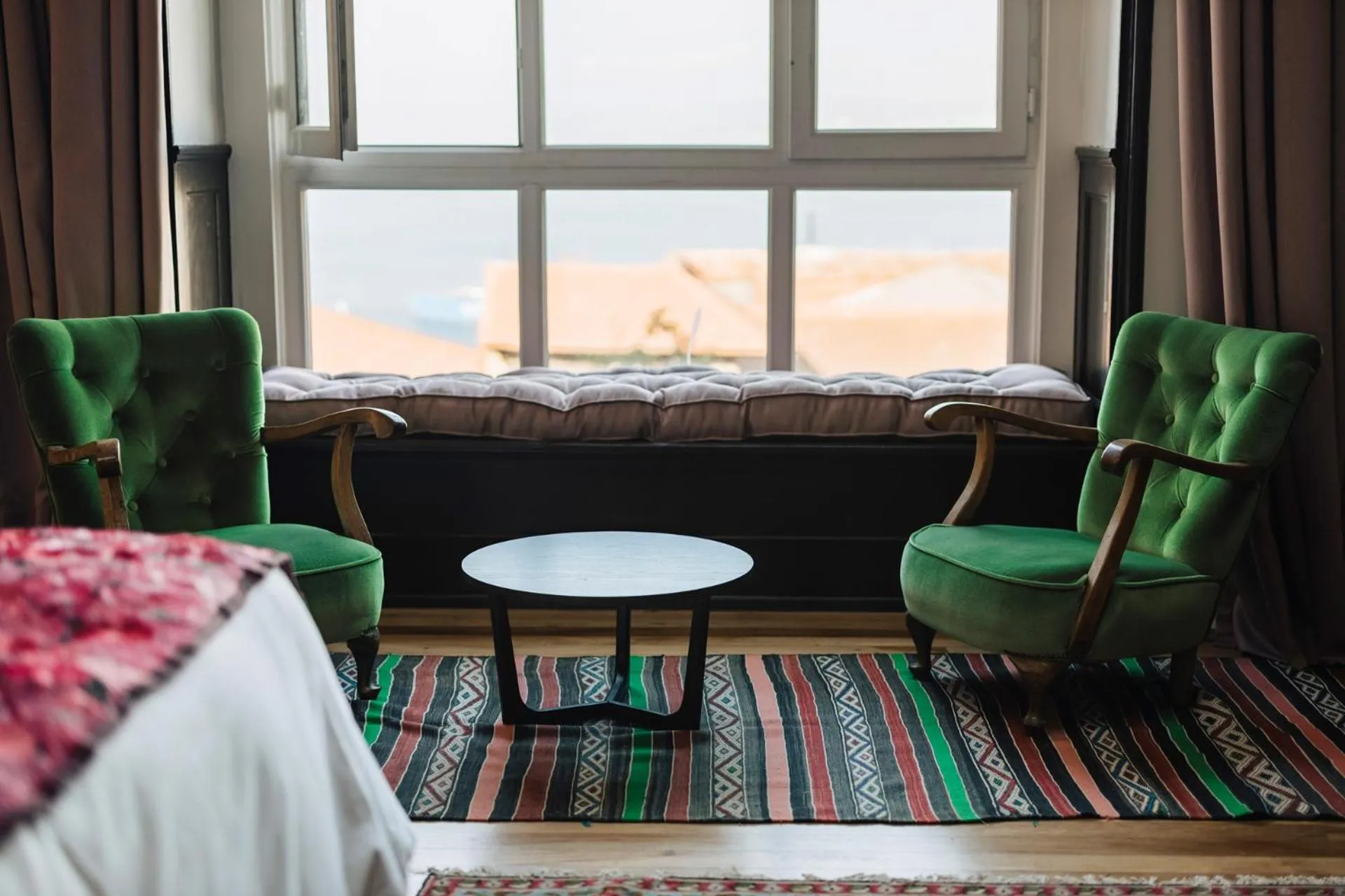 Seating area, Bed in Casablu Hotel