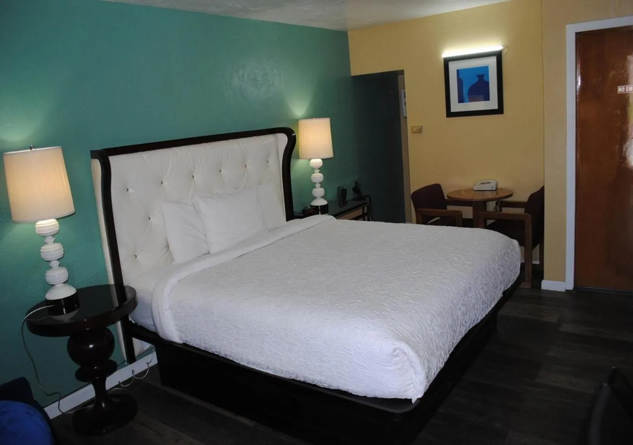 Bed in American inn