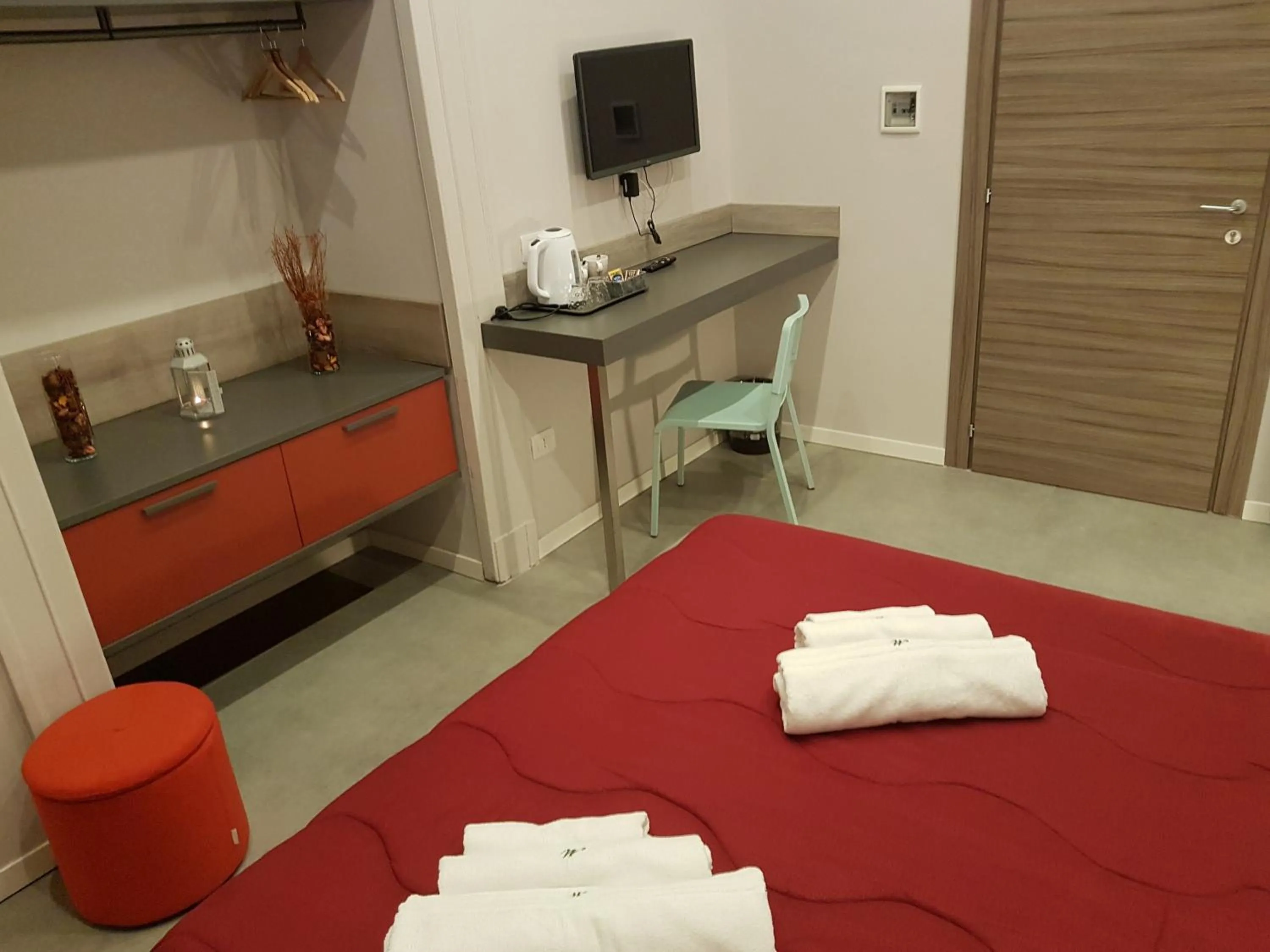 Photo of the whole room, Bed in Your Home in Naples