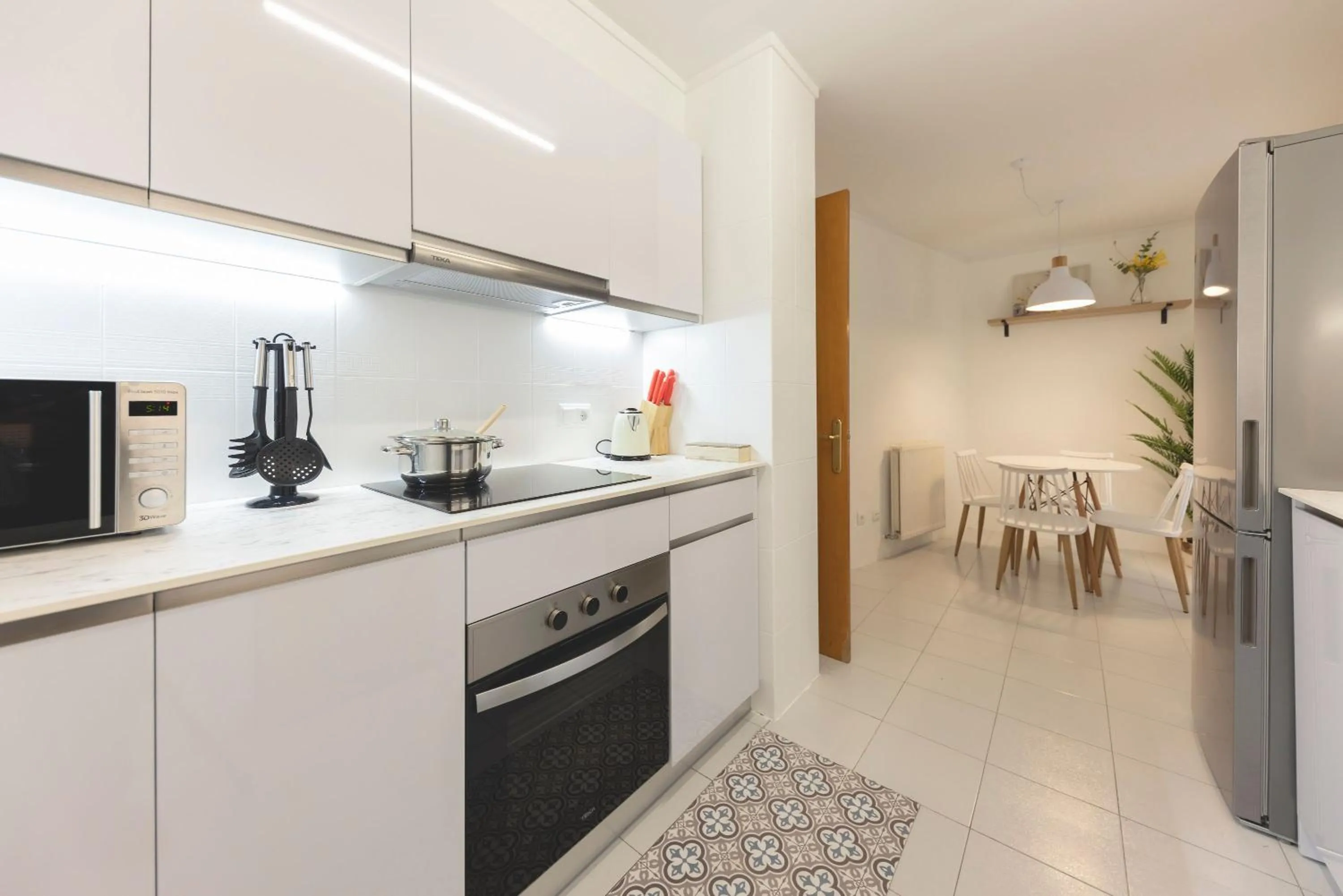 Kitchen or kitchenette in Bravissimo Plaça de la Independència, Morning Sun