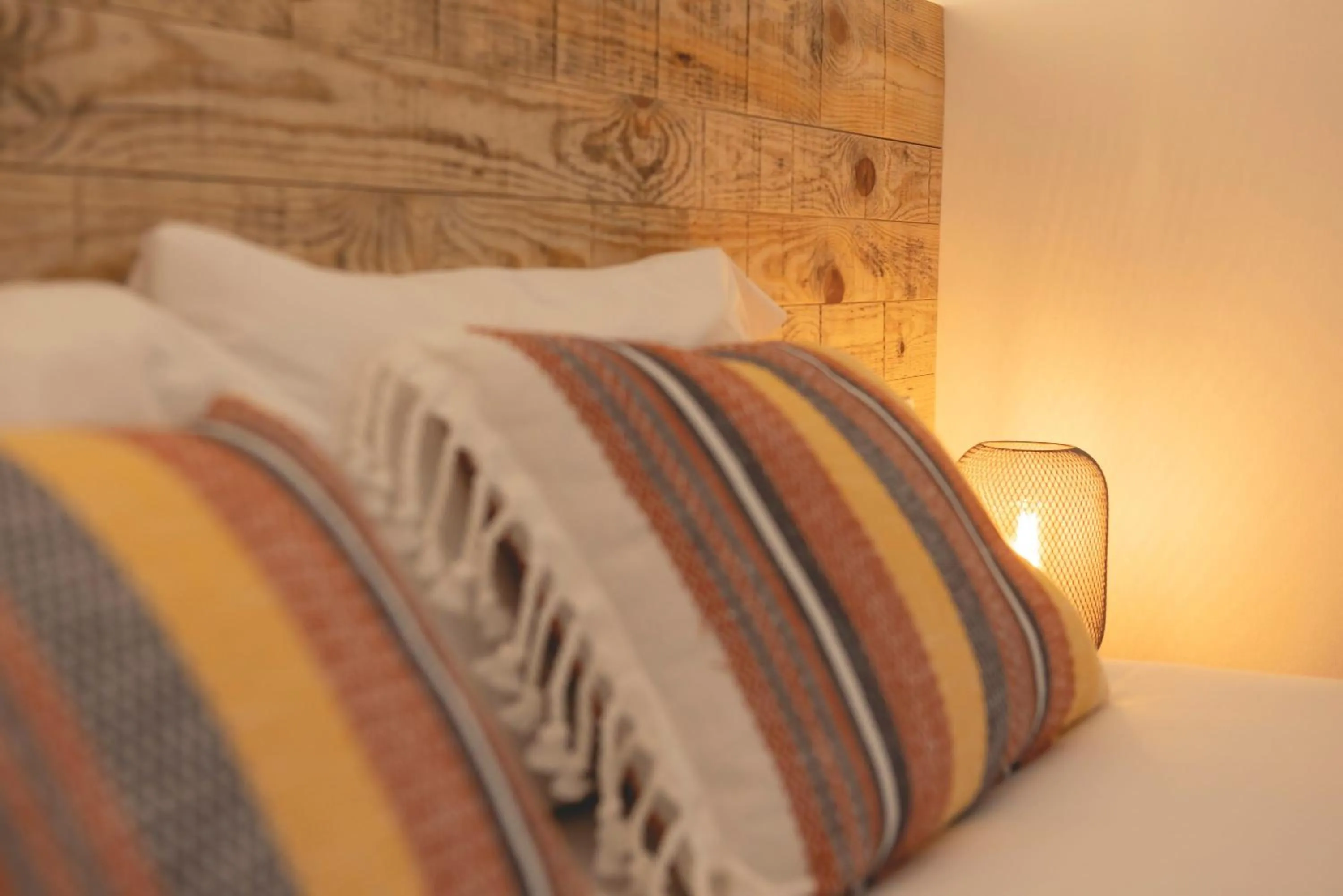 Bed in Bravissimo Plaça de la Independència, Morning Sun