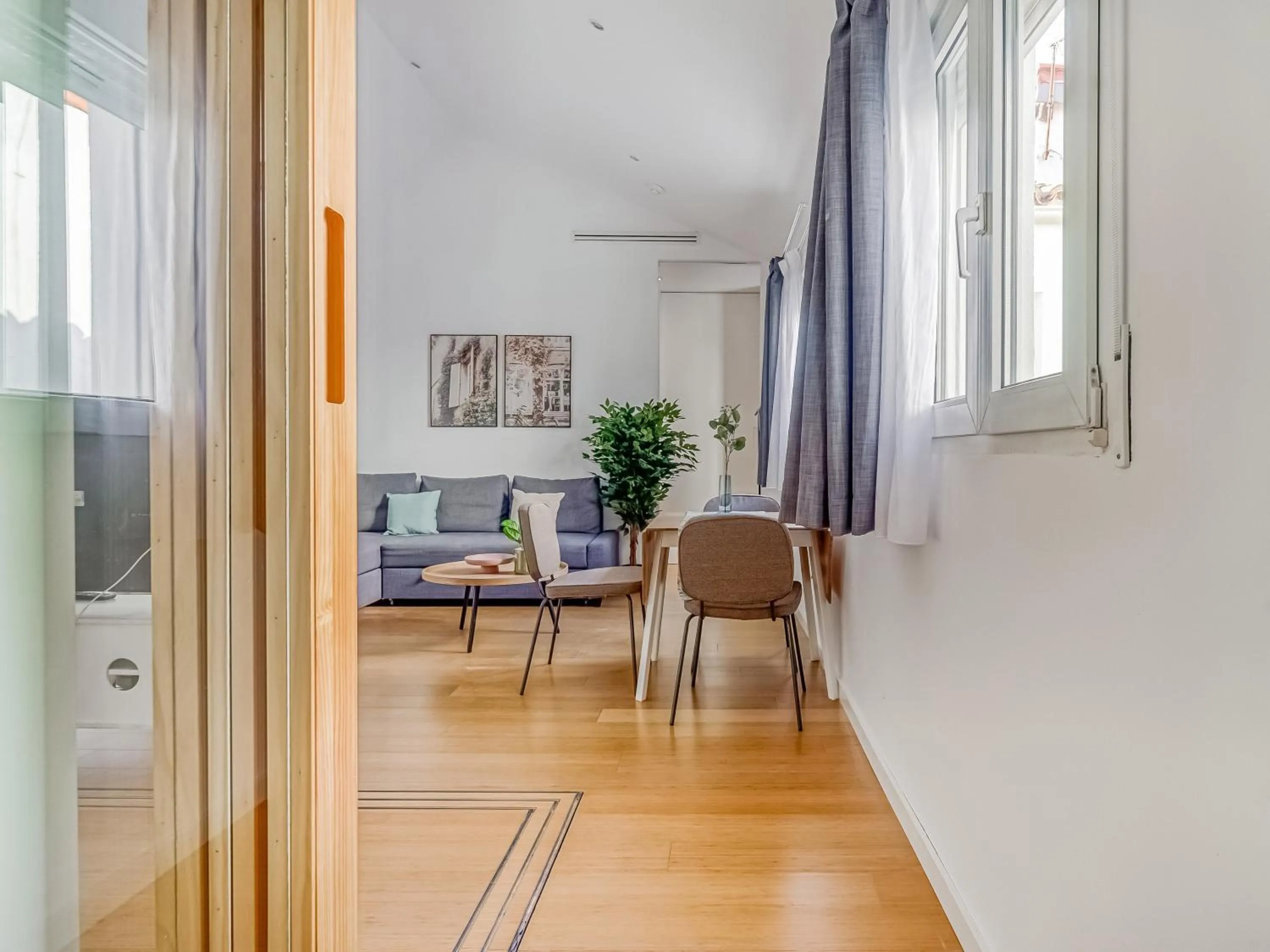 Living room in Limehome Madrid San Lorenzo