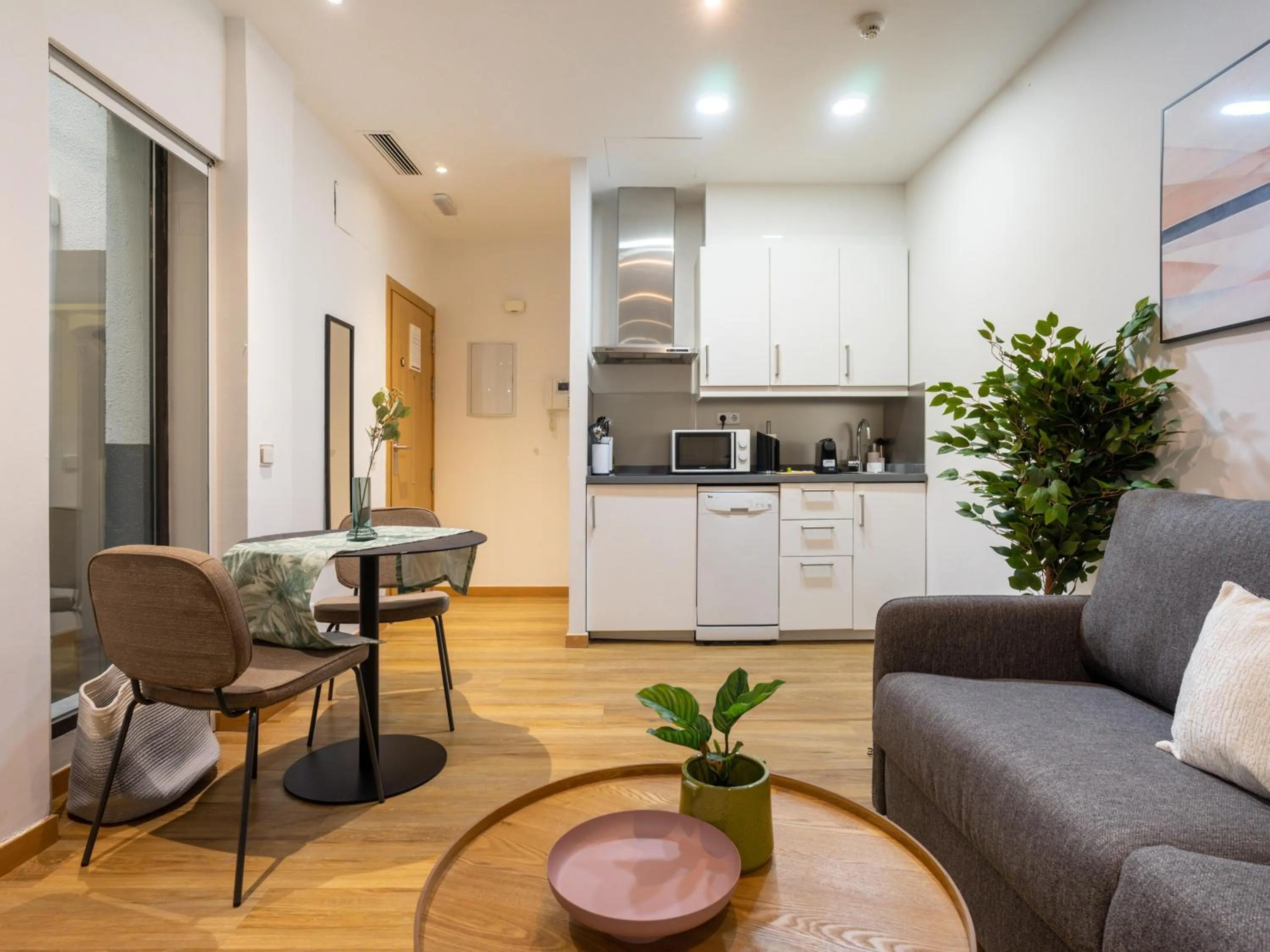 Kitchen or kitchenette in Limehome Madrid San Lorenzo