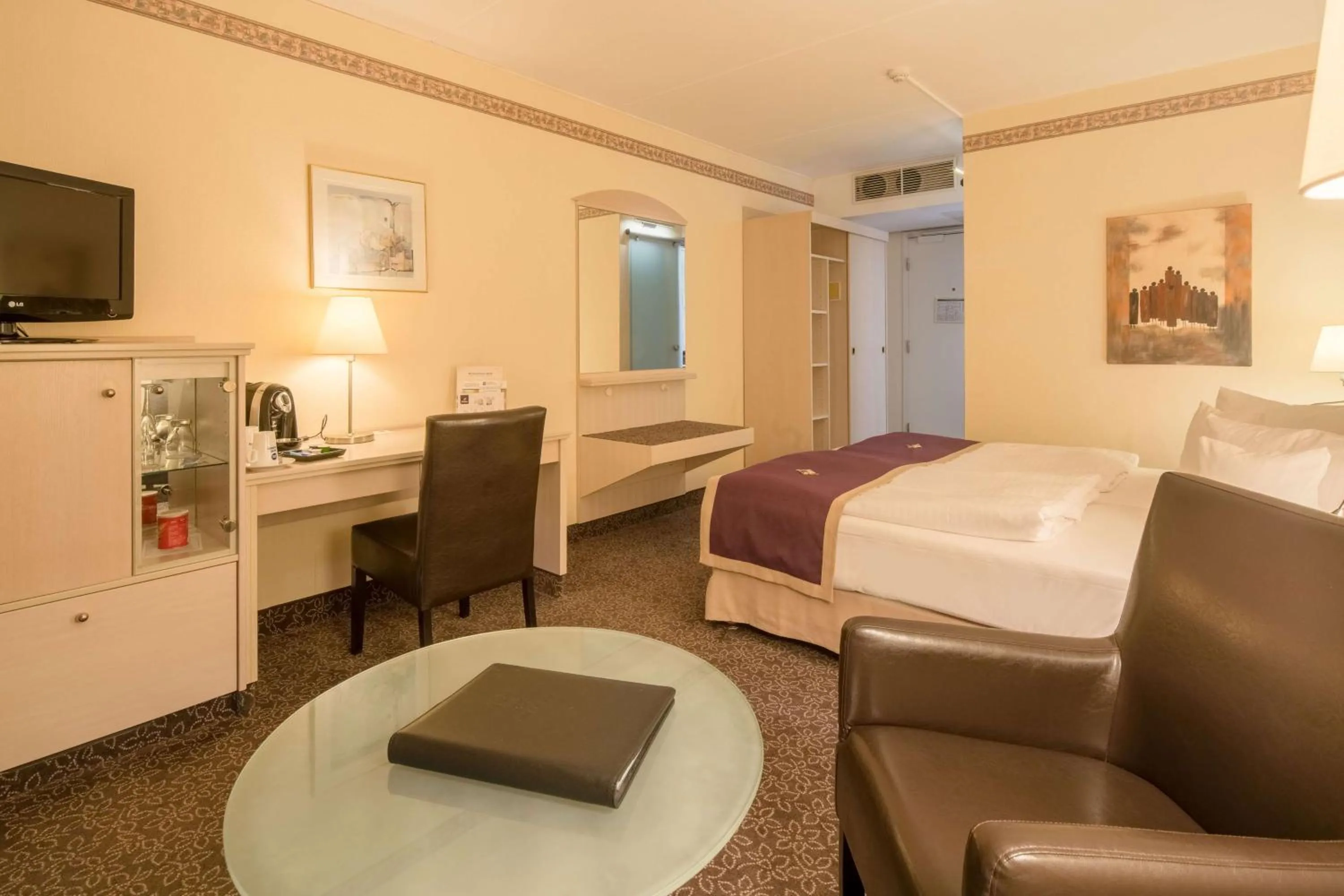 Bedroom, Bed in Best Western Hotel Helmstedt am Lappwald