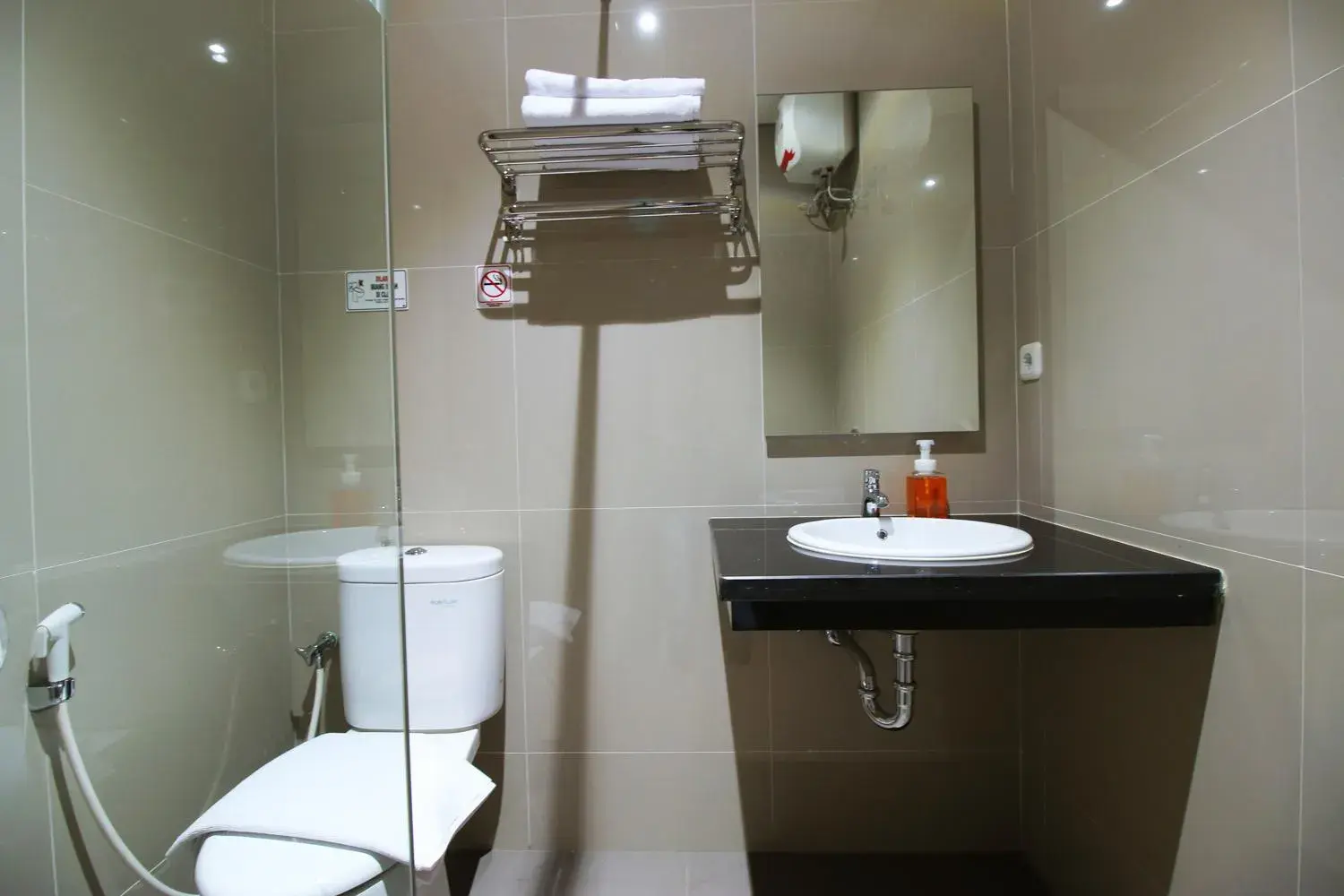 Deluxe Double Room in Altona Hotel Deluxe Double Room in Altona Hotel