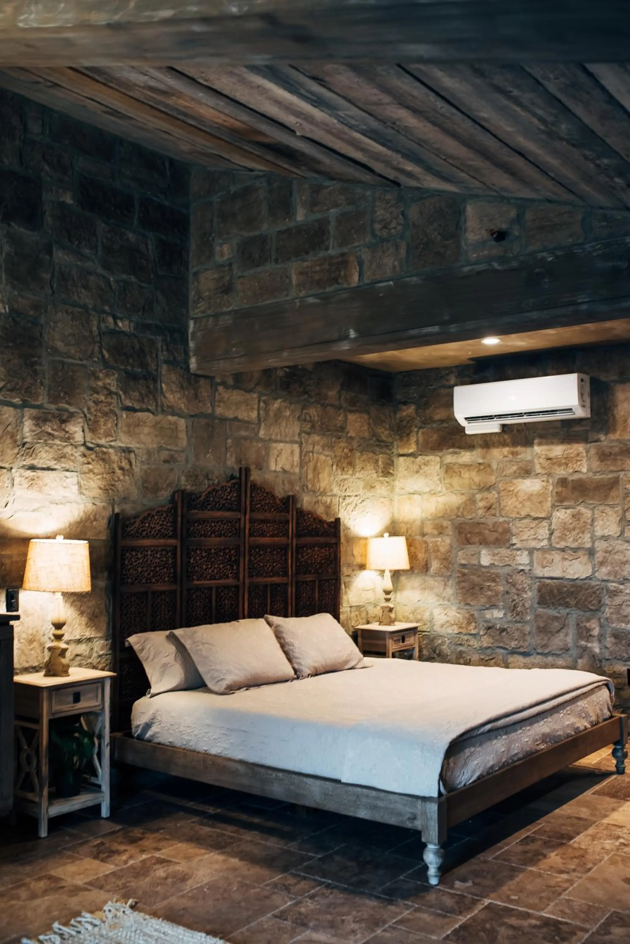 Bed in The Inn at Zaca Creek