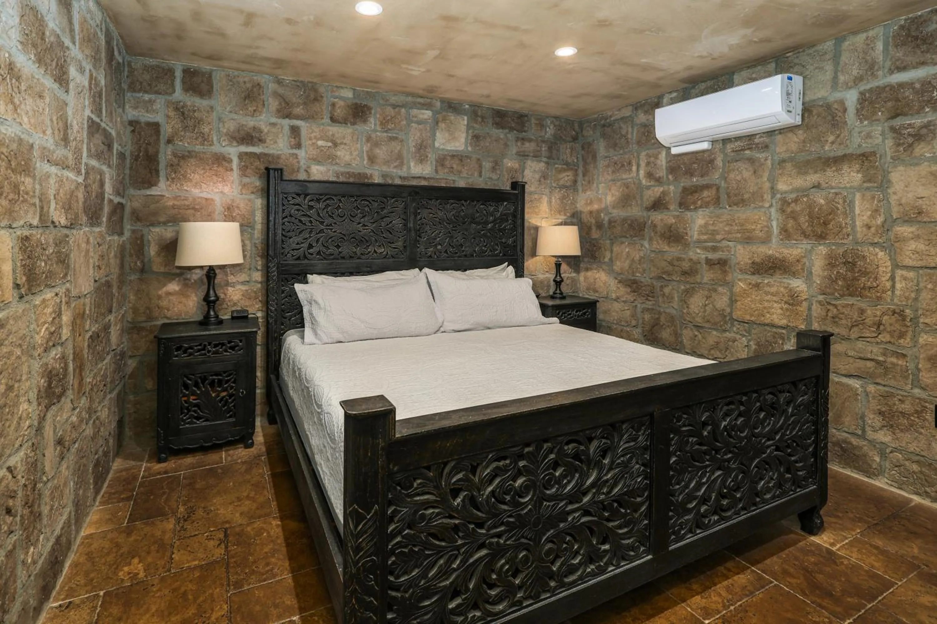 Bed in The Inn at Zaca Creek