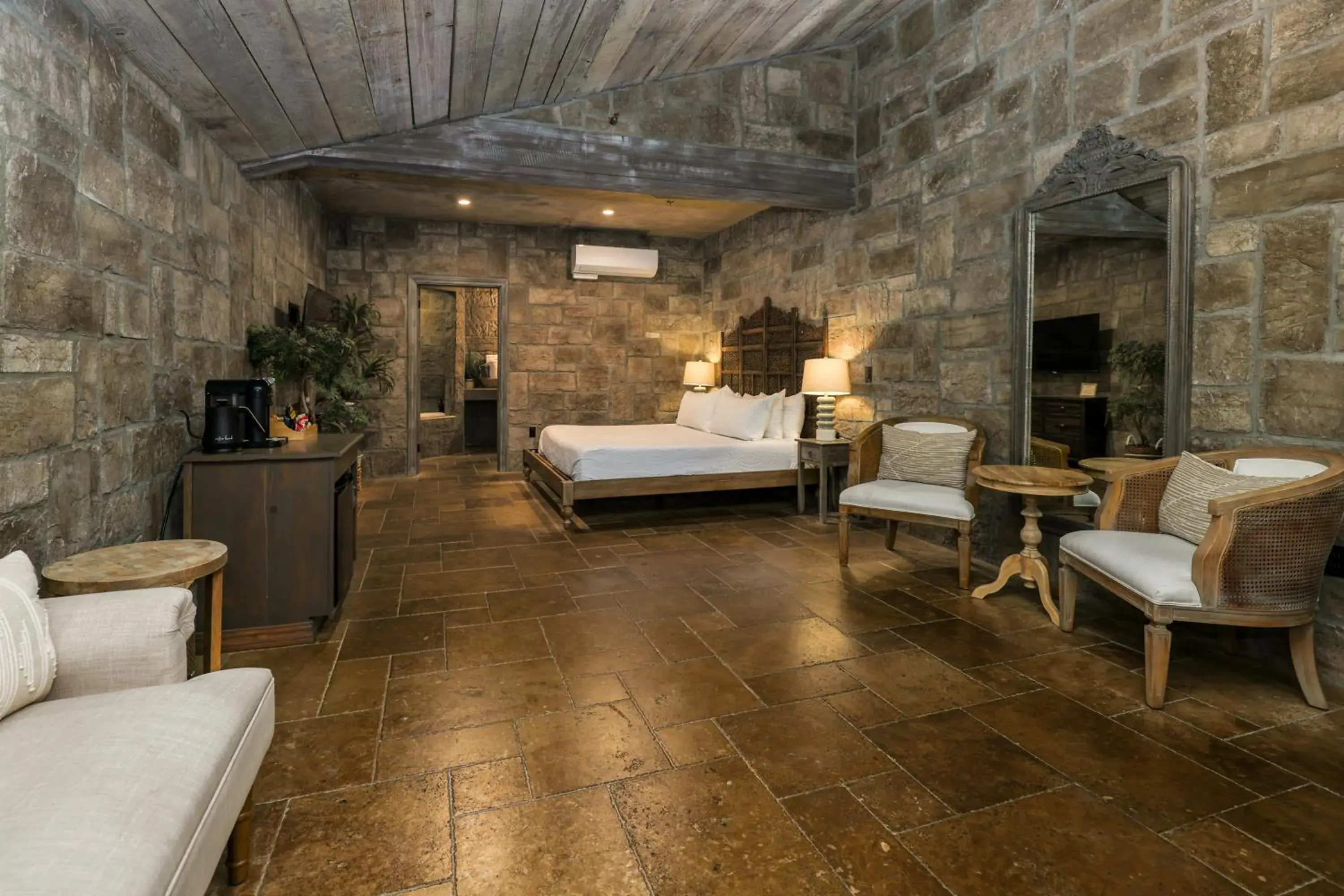 Deluxe King Studio in The Inn at Zaca Creek Deluxe King Studio in The Inn at Zaca Creek