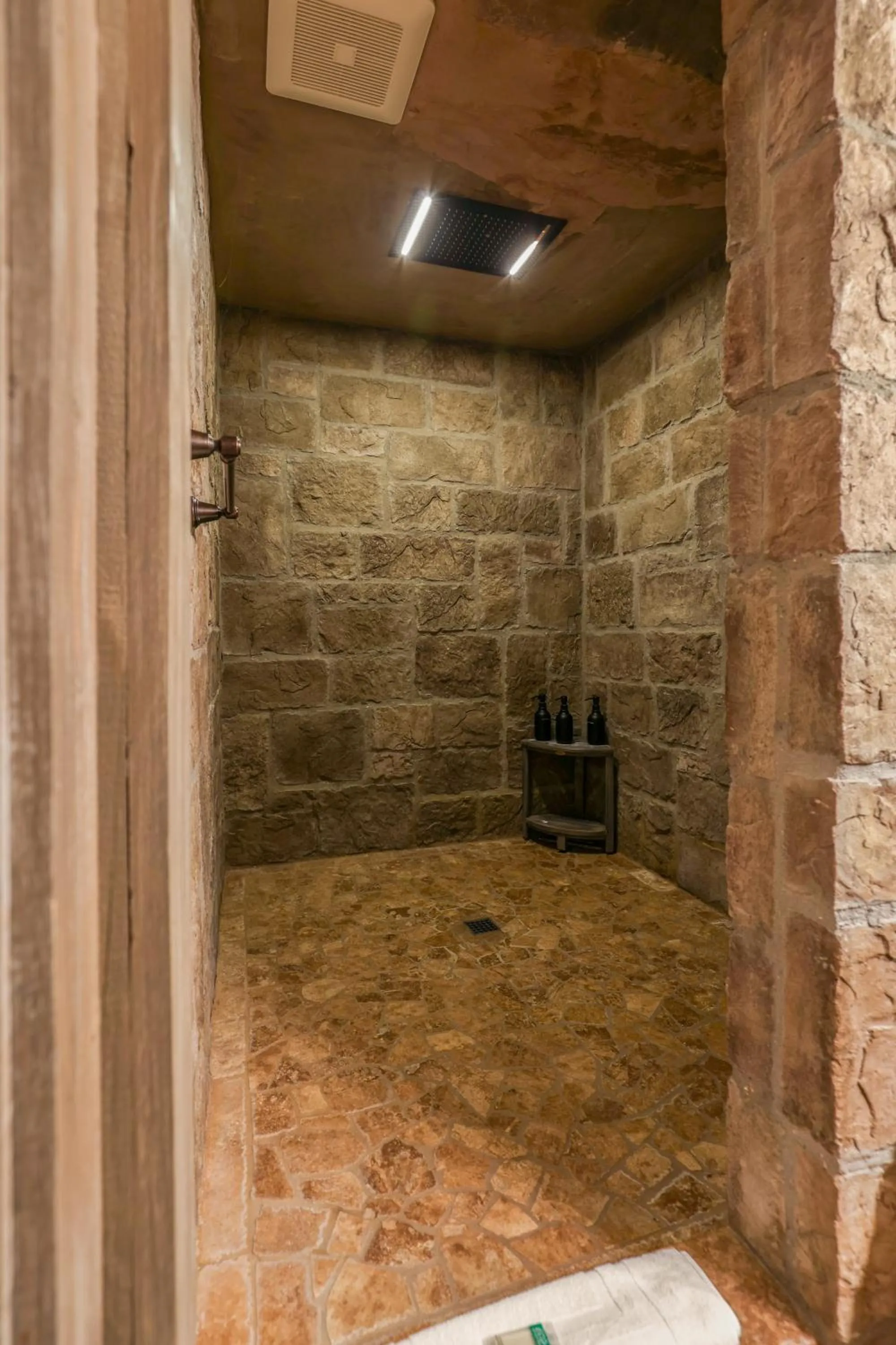 Shower in The Inn at Zaca Creek