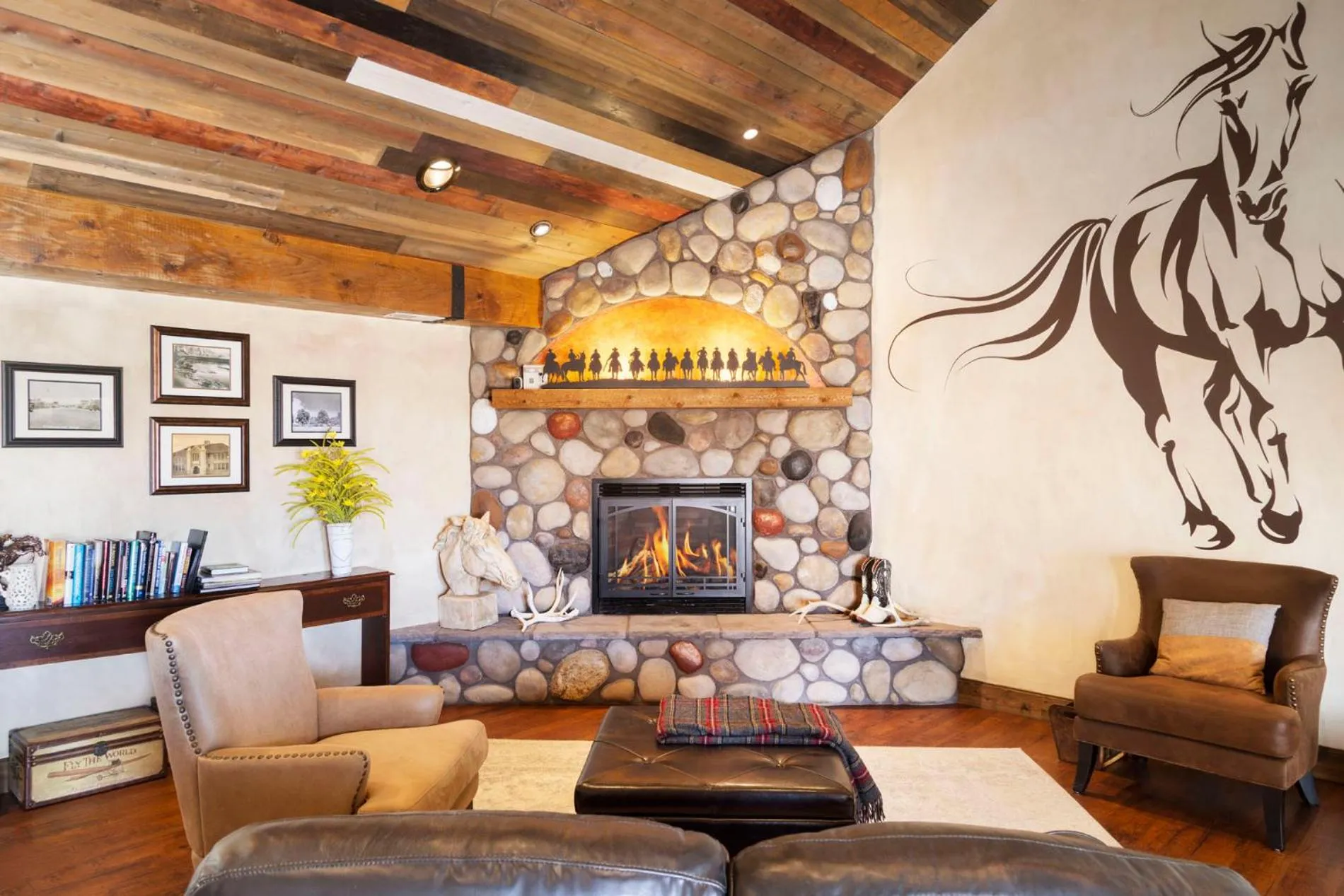 Seating area in River Rock Inn B&B