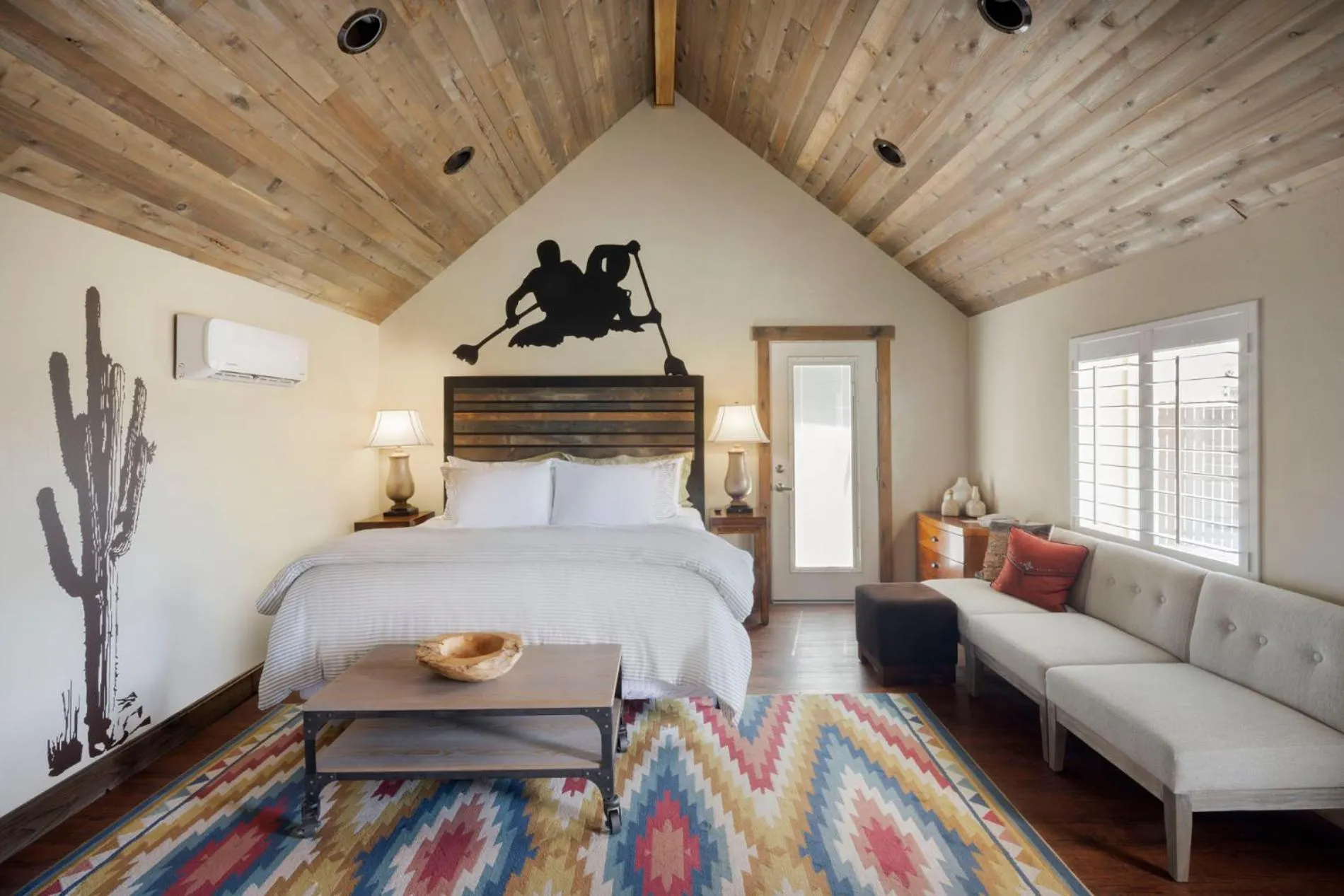 Photo of the whole room, Bed in River Rock Inn B&B