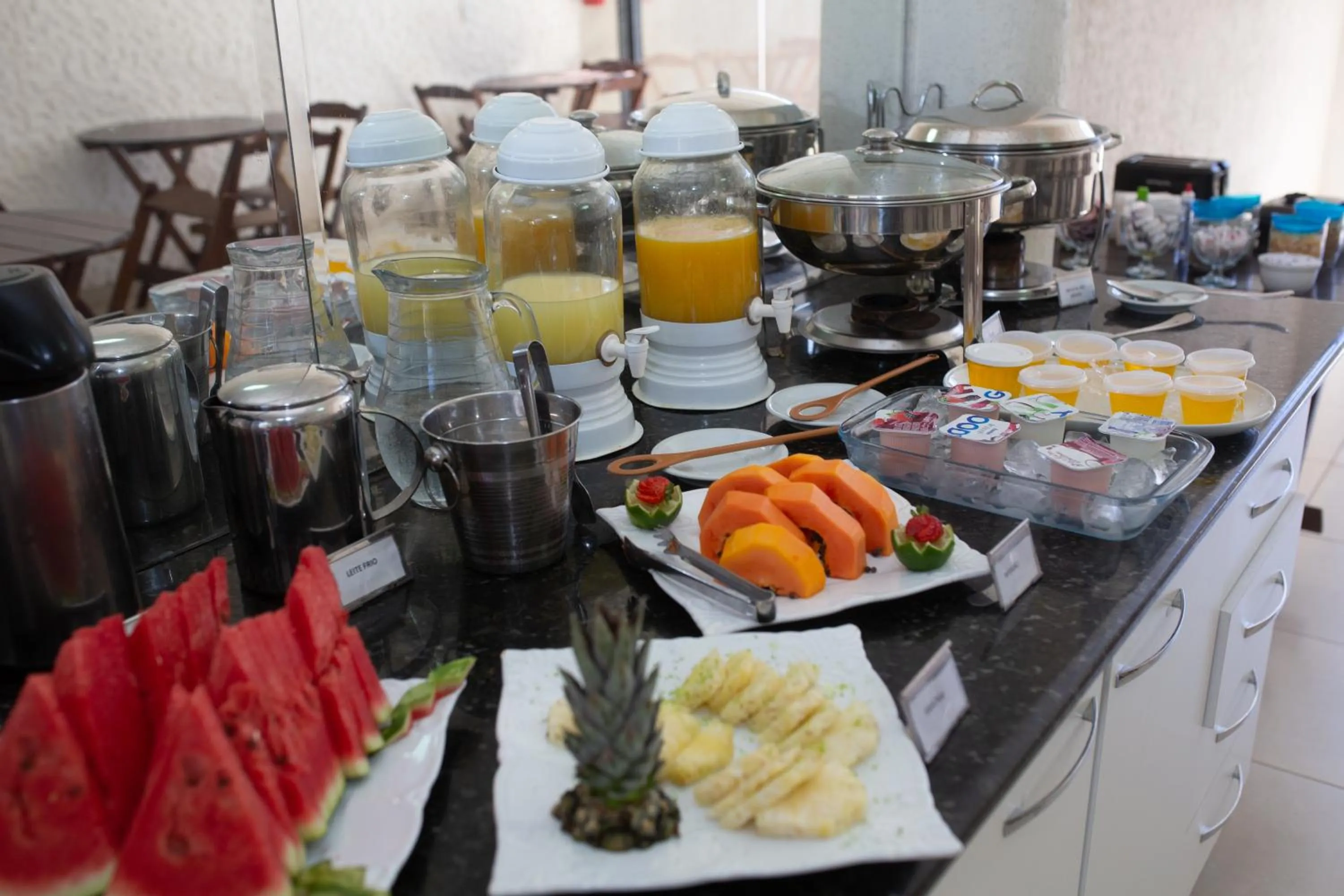 Food and drinks in Havana Express