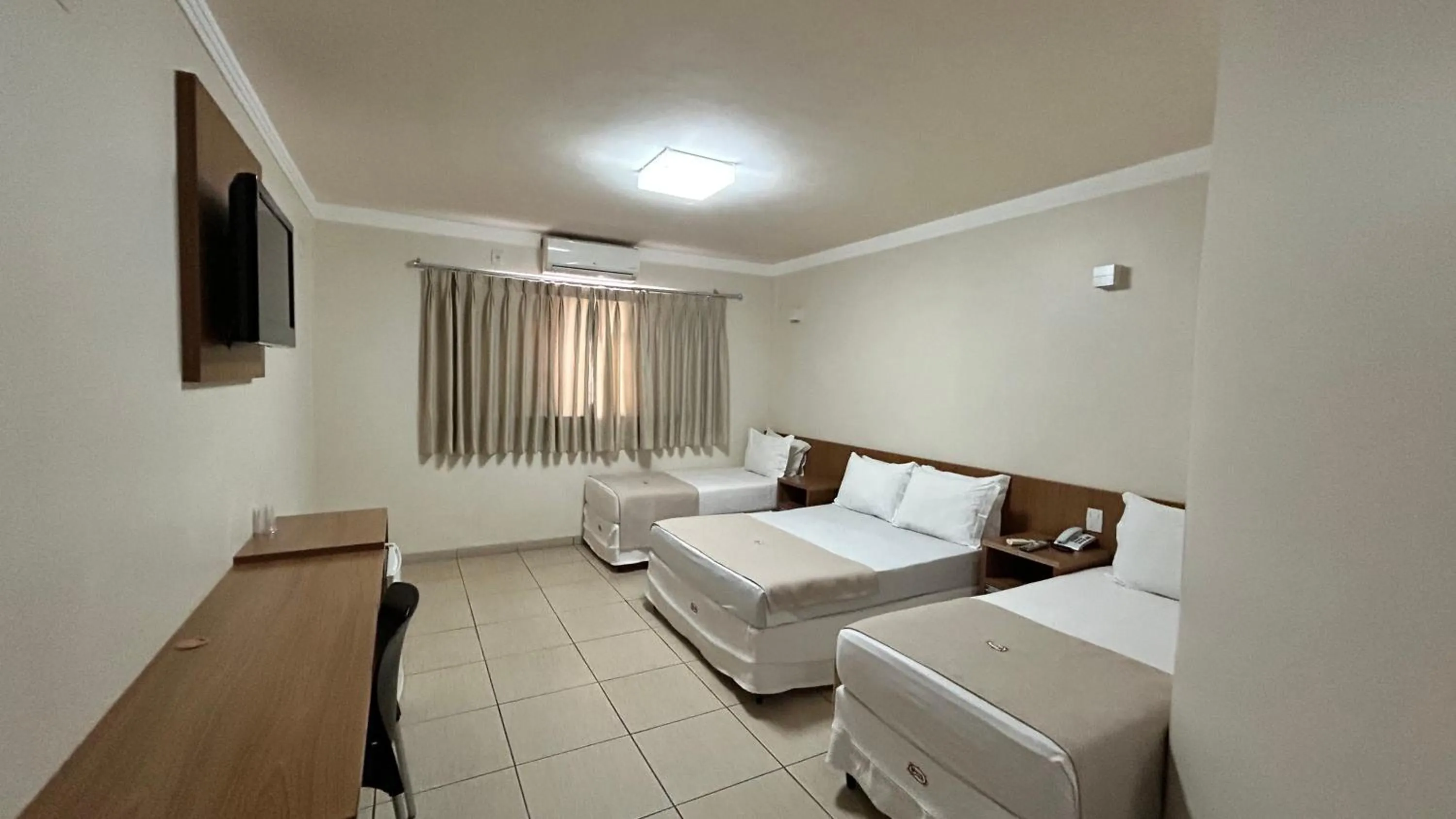 Bedroom, Bed in Havana Express