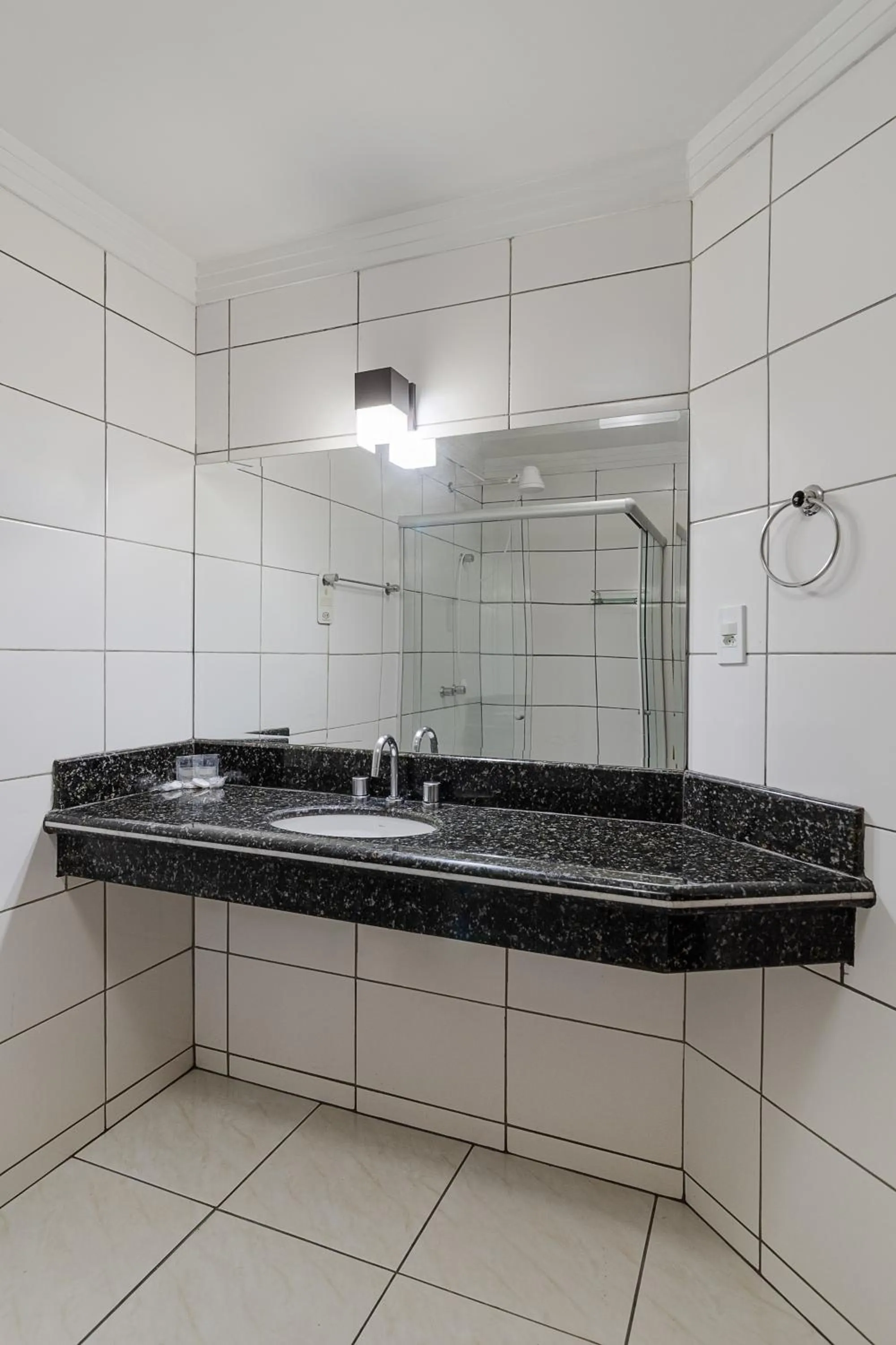 Bathroom in Havana Express