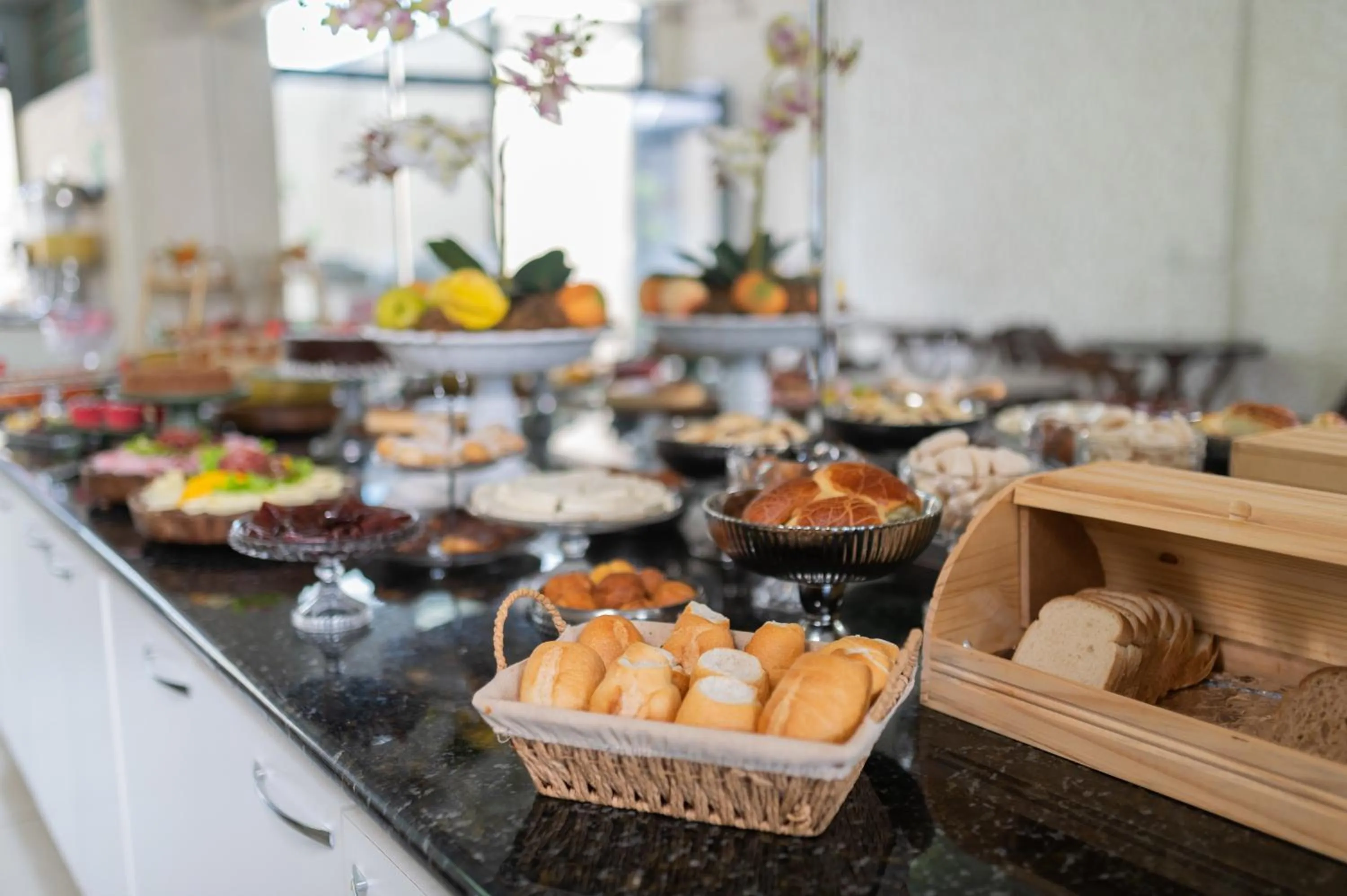 Buffet breakfast in Havana Express