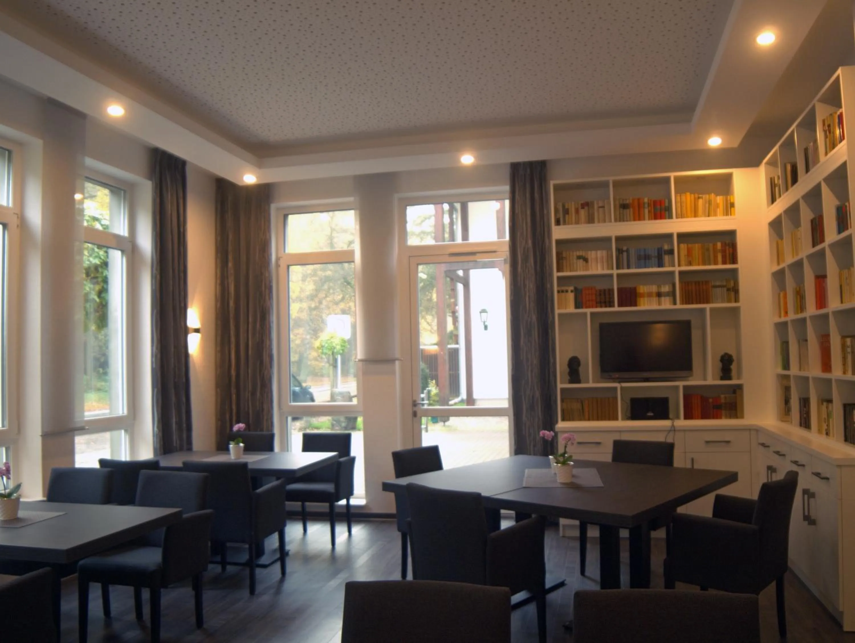 Library in Hotel & Restaurant Waldschlösschen