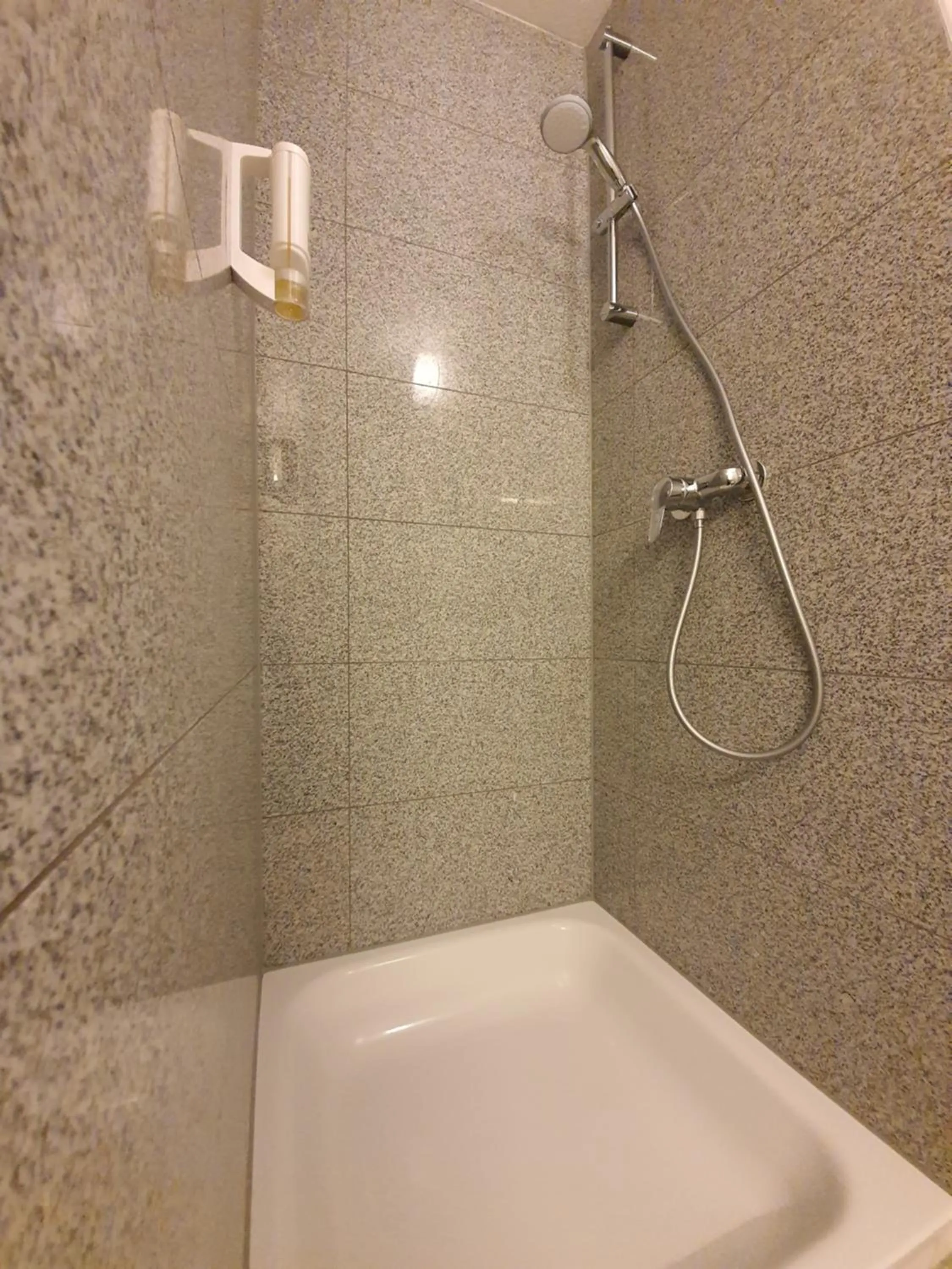 Shower in Apart Hotel Ferdinand Berlin