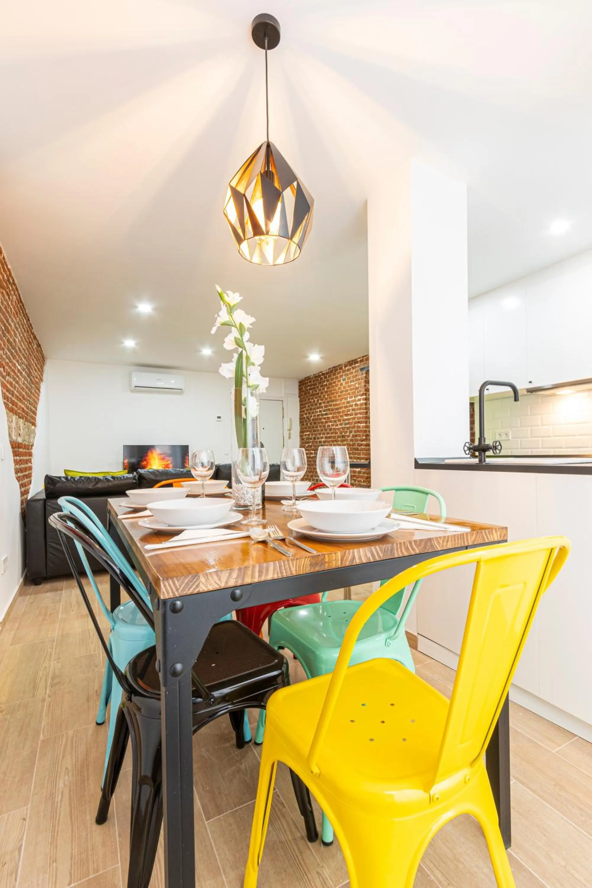 Dining area in Ever House - IFEMA Canillas