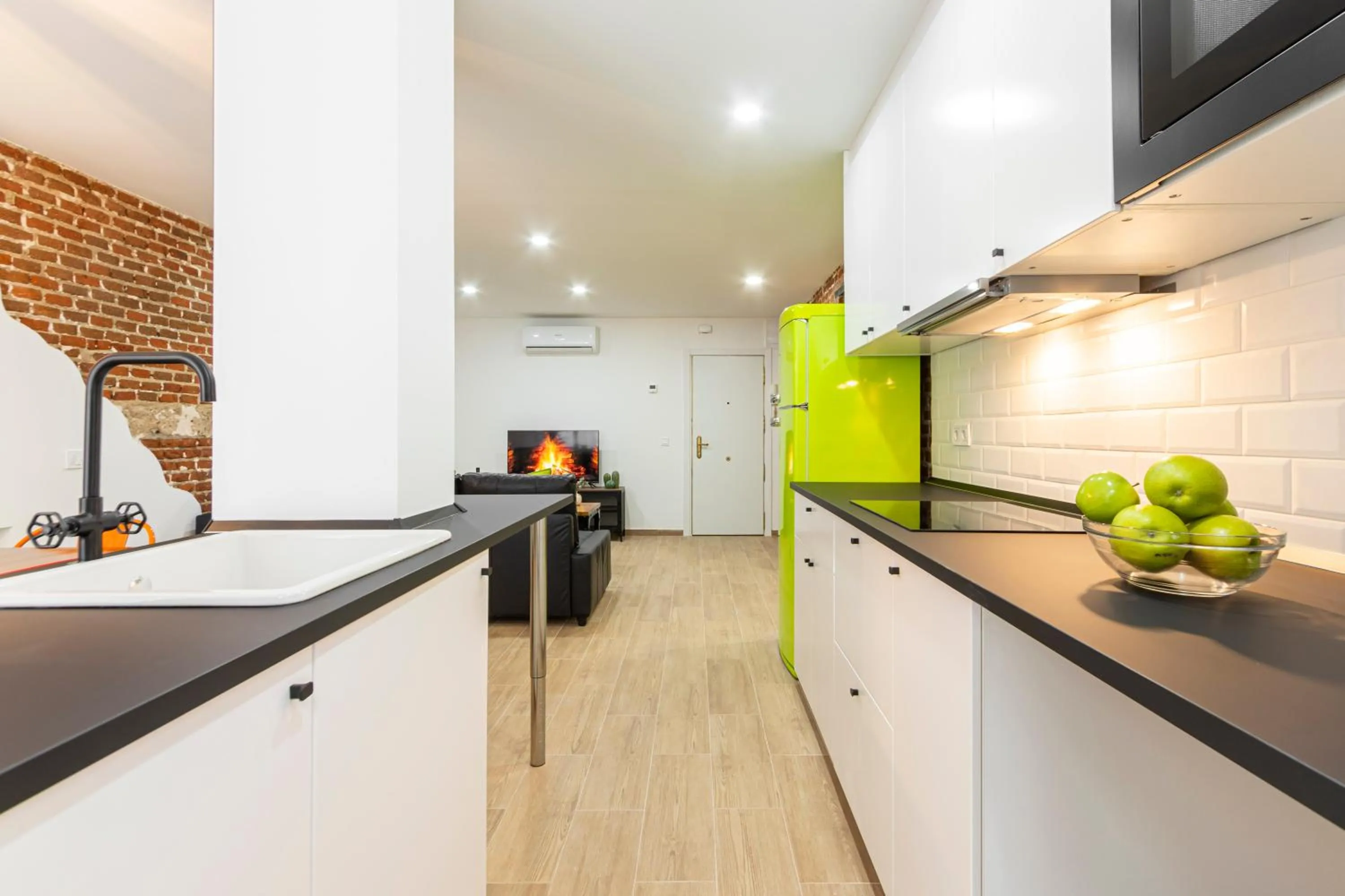 Kitchen or kitchenette in Ever House - IFEMA Canillas